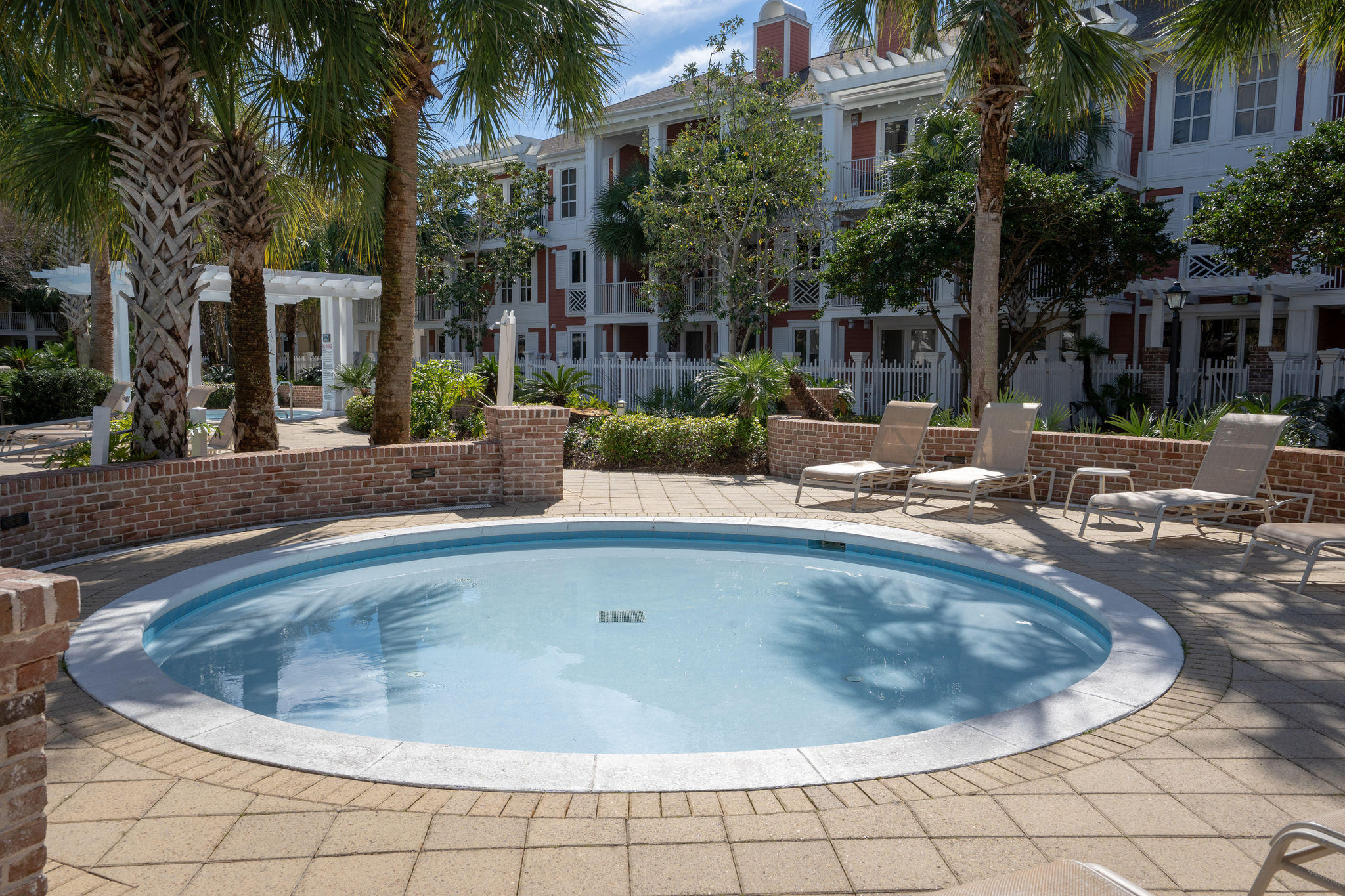 MARKET STREET INN - Residential