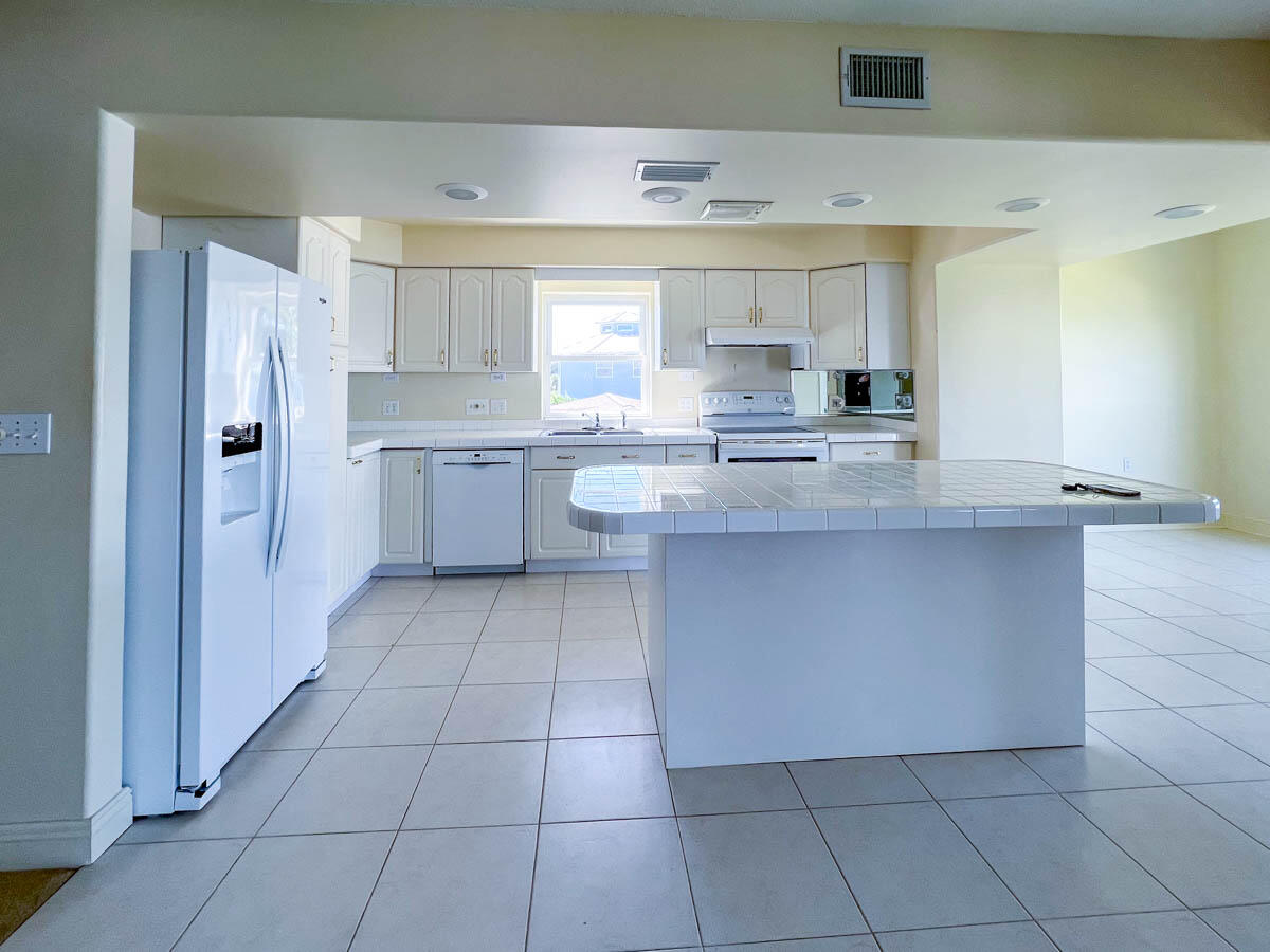 SANTA ROSA ISLAND LOT 393 BLK 7 - Residential