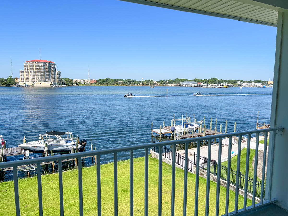 SANTA ROSA ISLAND LOT 393 BLK 7 - Residential