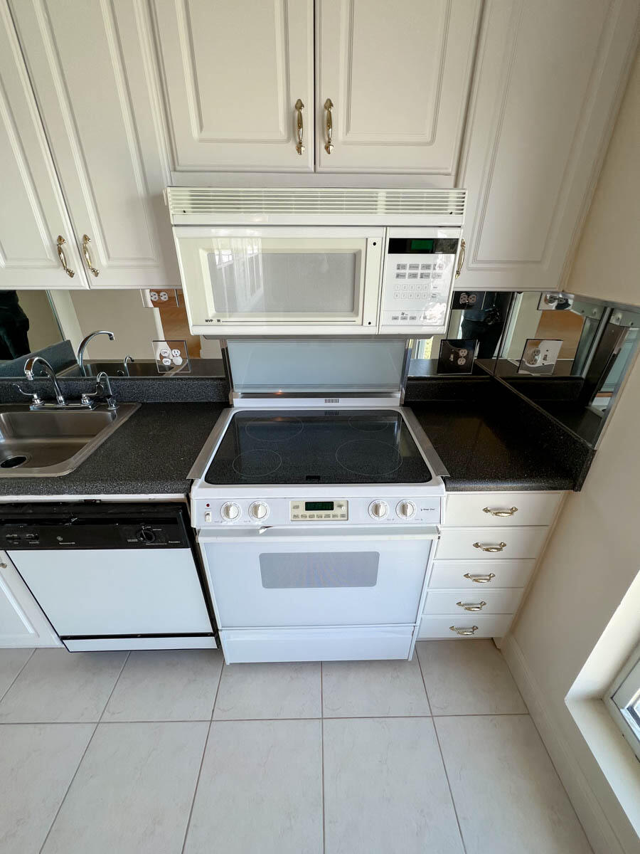 SANTA ROSA ISLAND LOT 393 BLK 7 - Residential