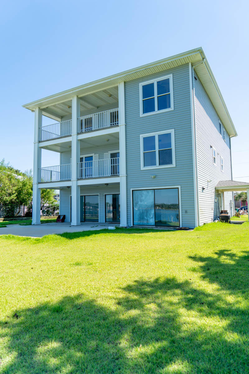 SANTA ROSA ISLAND LOT 393 BLK 7 - Residential