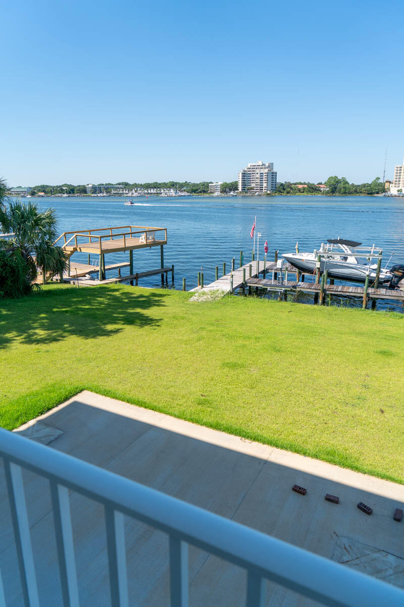 SANTA ROSA ISLAND LOT 393 BLK 7 - Residential