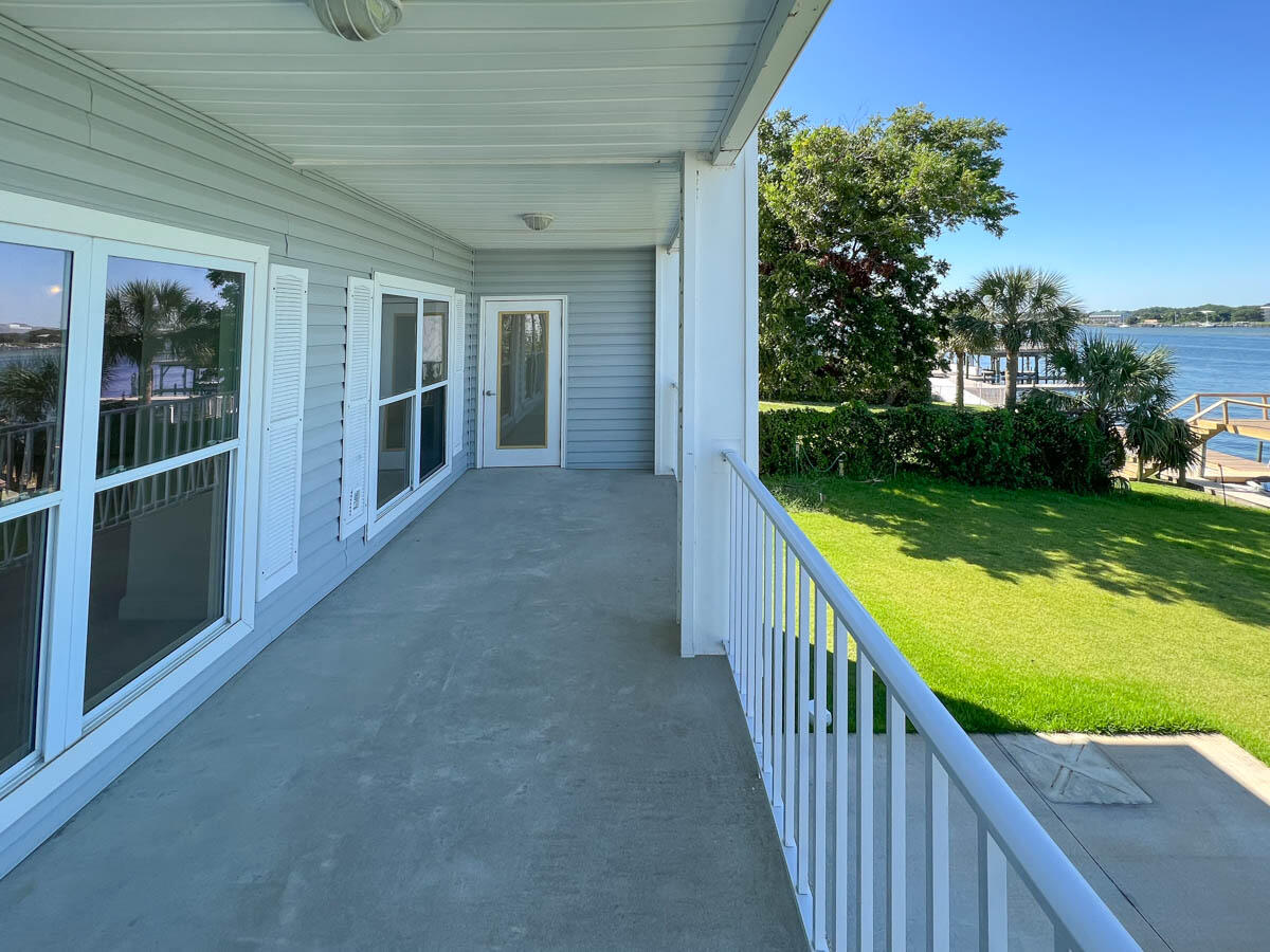 SANTA ROSA ISLAND LOT 393 BLK 7 - Residential