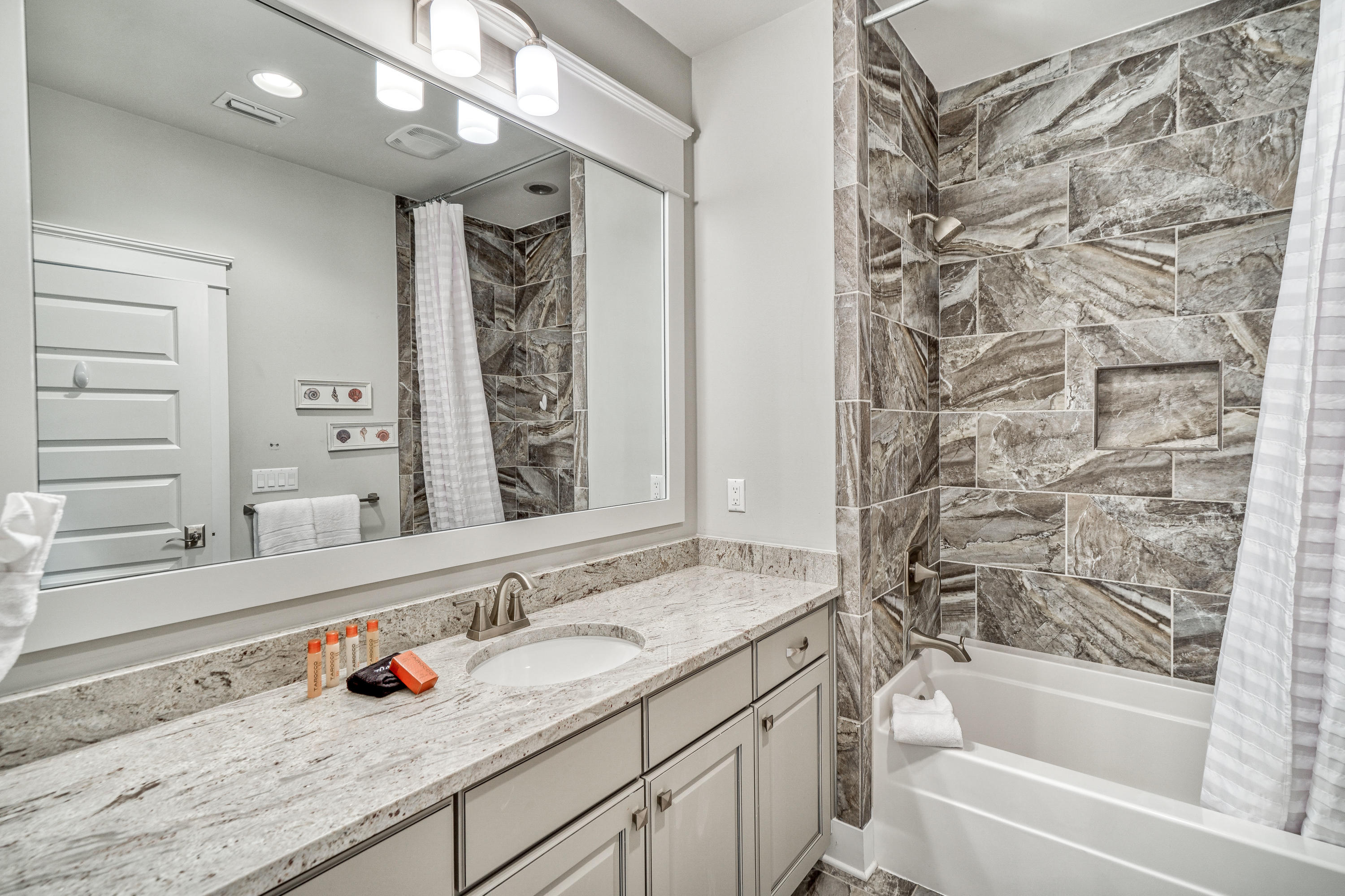 HIGHLAND PARKS - Residential