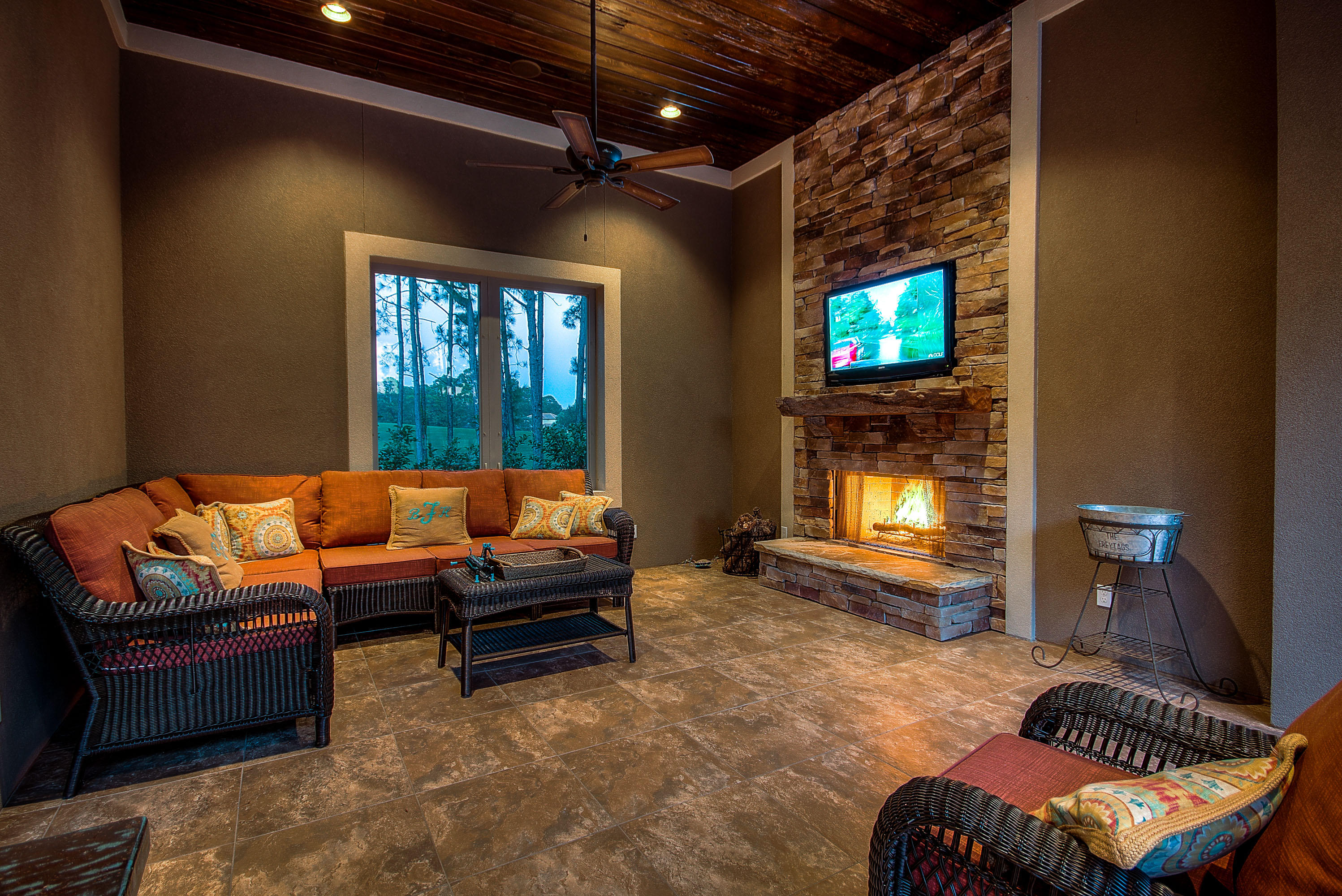 BURNT PINE - Residential