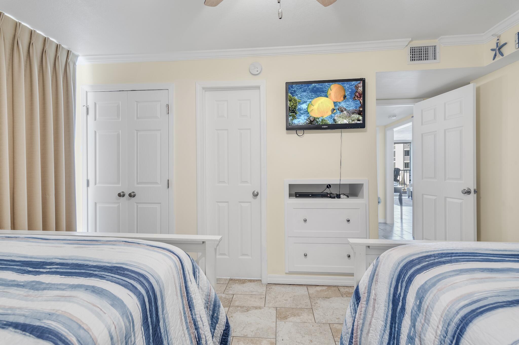 SHORELINE TOWERS 1 - Residential