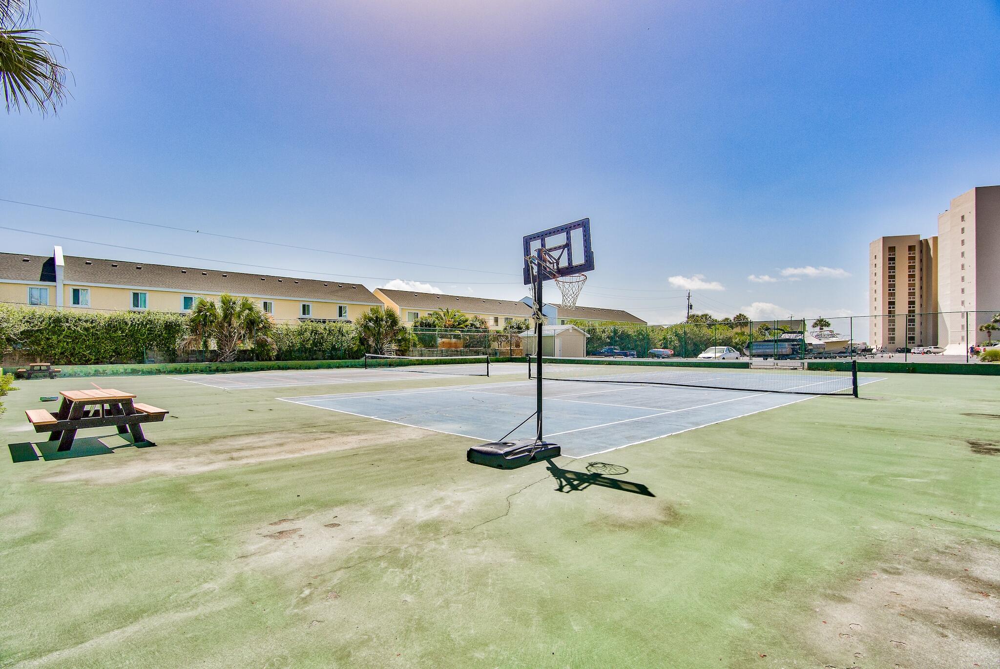 SHORELINE TOWERS 1 - Residential