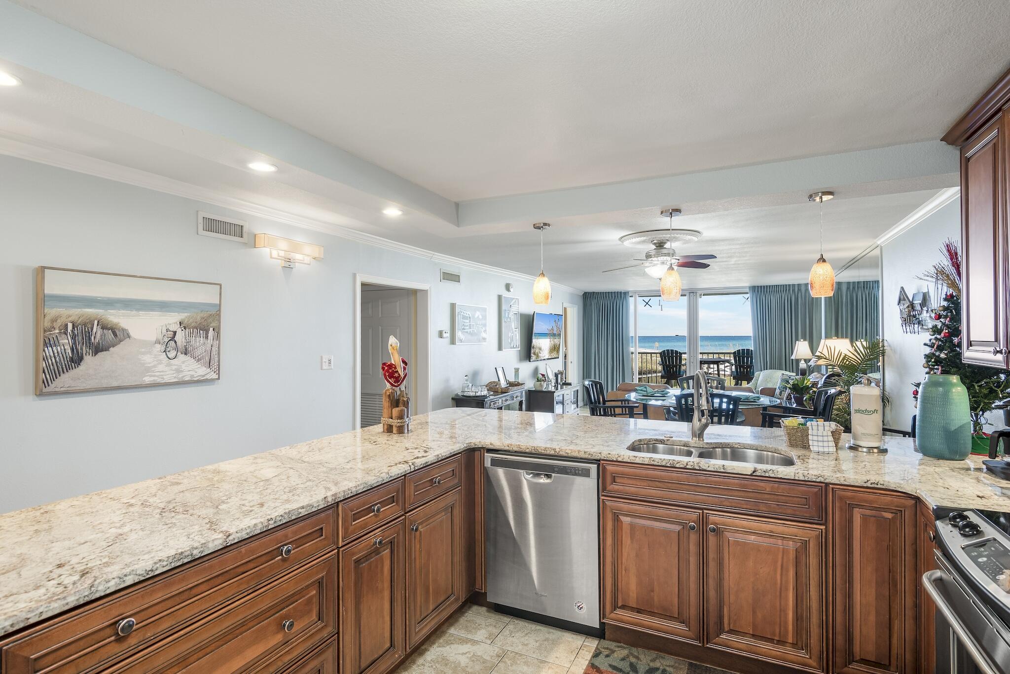 SHORELINE TOWERS 1 - Residential