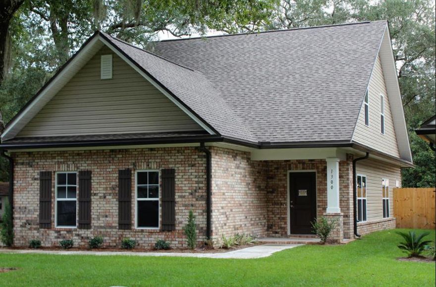 Beautiful Traditional two story four bedroom home in the heart of Niceville. As you approach your new home you will be delighted upon entry through a cover porch stepping into the foyer just to the right will be a staircase to the upper level. Enjoy the open floor plan which includes 9 foot ceilings. Living room flows into dining area that is over looked by a granite breakfast bar with pendant lights. Functional kitchen with delightful wood stained 36'' cabinets with crown moldings, granite counter-tops, stainless steel range, microwave and dishwasher. Accompany by pantry. There is plenty of counter-top space. This unique design home has a small computer/study area just off the living room.