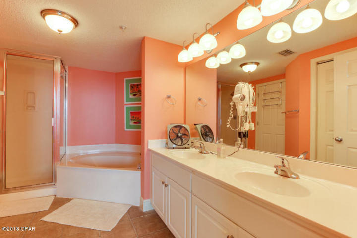 MAJESTIC BEACH TOWERS I - Residential