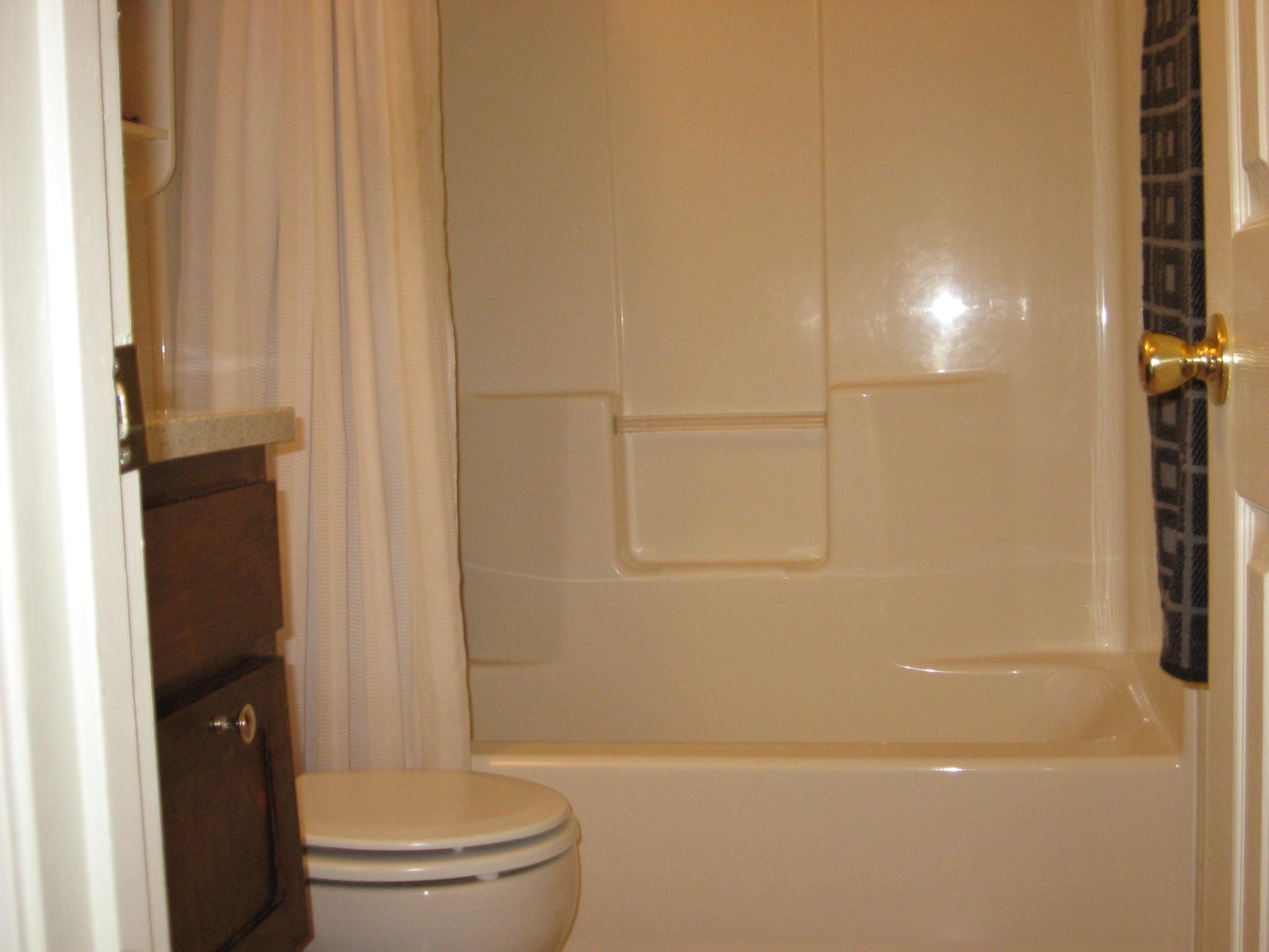 COUNTRYVIEW ESTATES 4TH ADDN Lot 6 - Residential