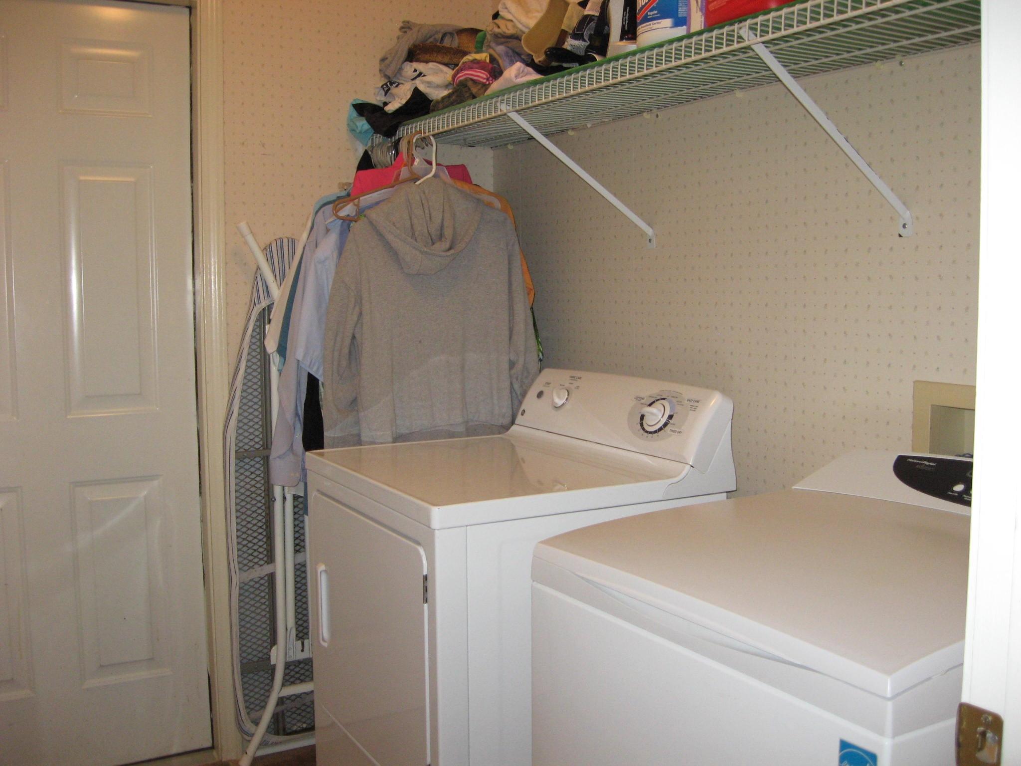 COUNTRYVIEW ESTATES 4TH ADDN Lot 6 - Residential