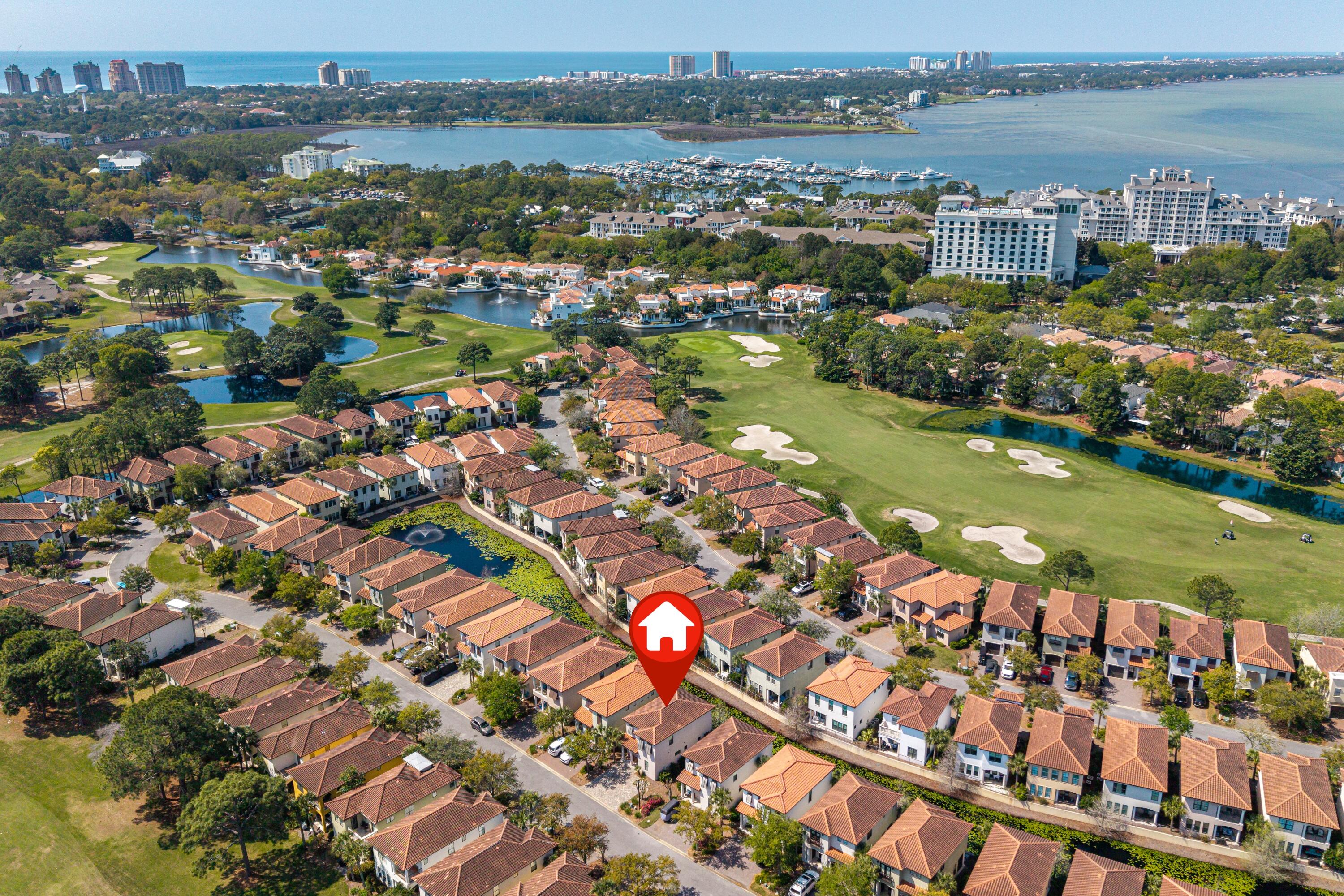 VILLA LAGO - Residential