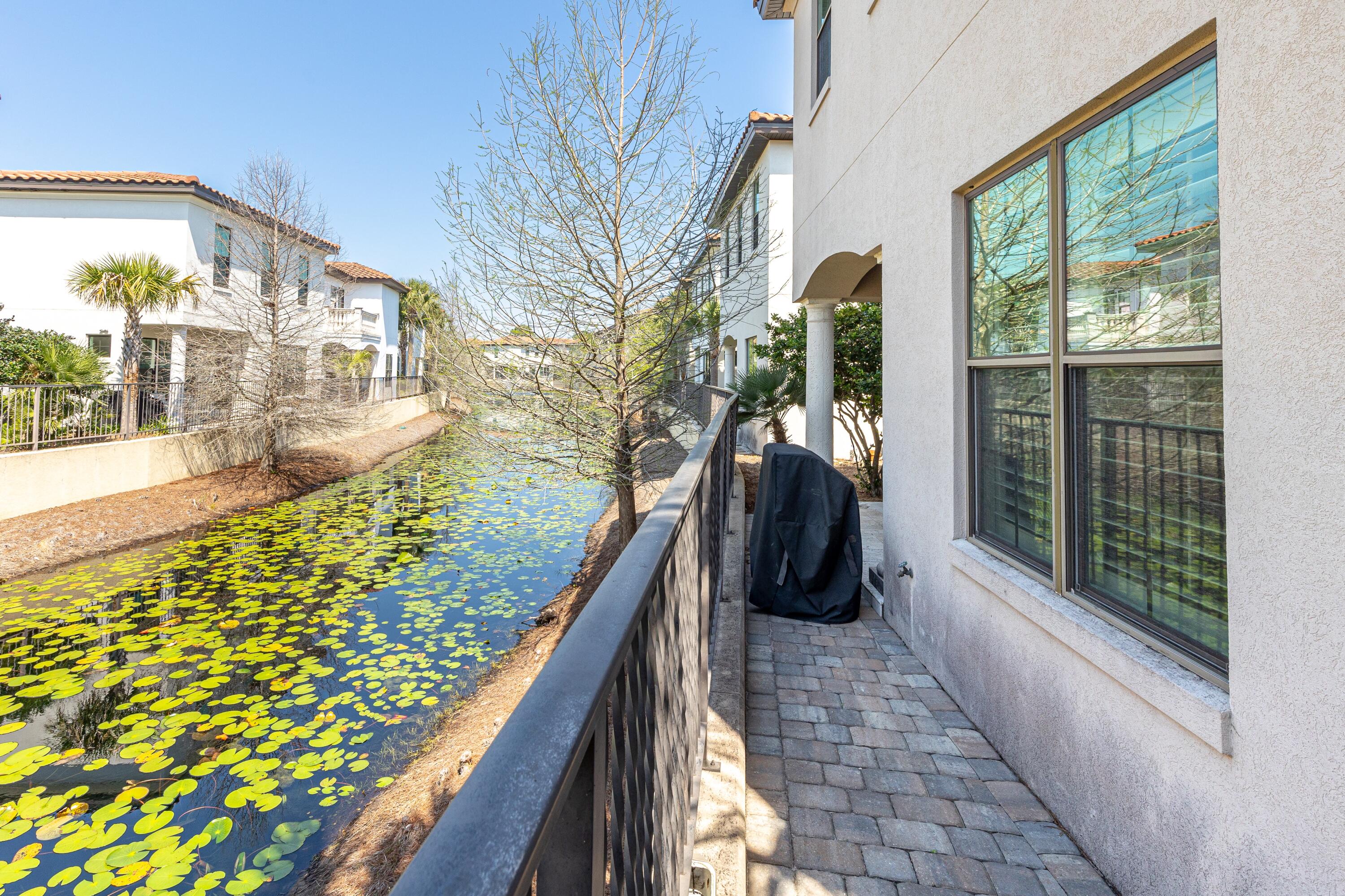 VILLA LAGO - Residential