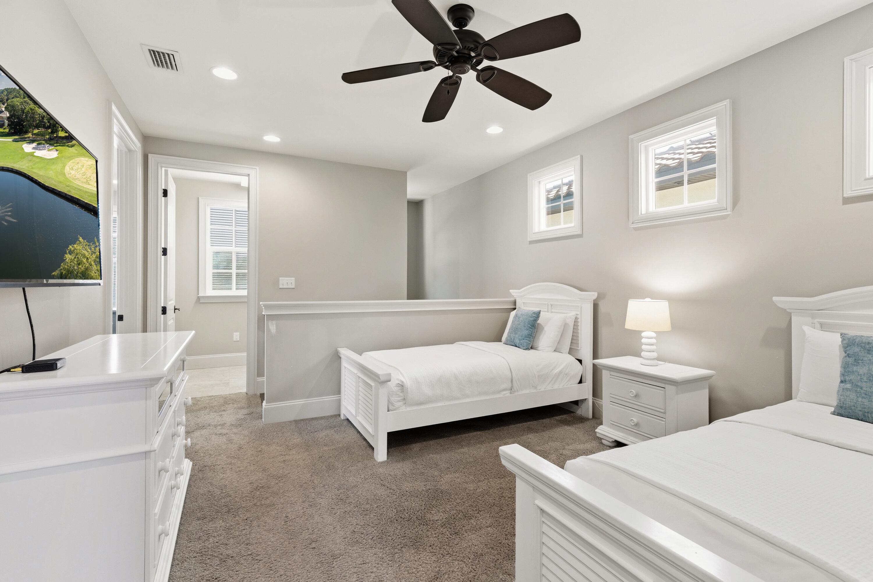 VILLA LAGO - Residential