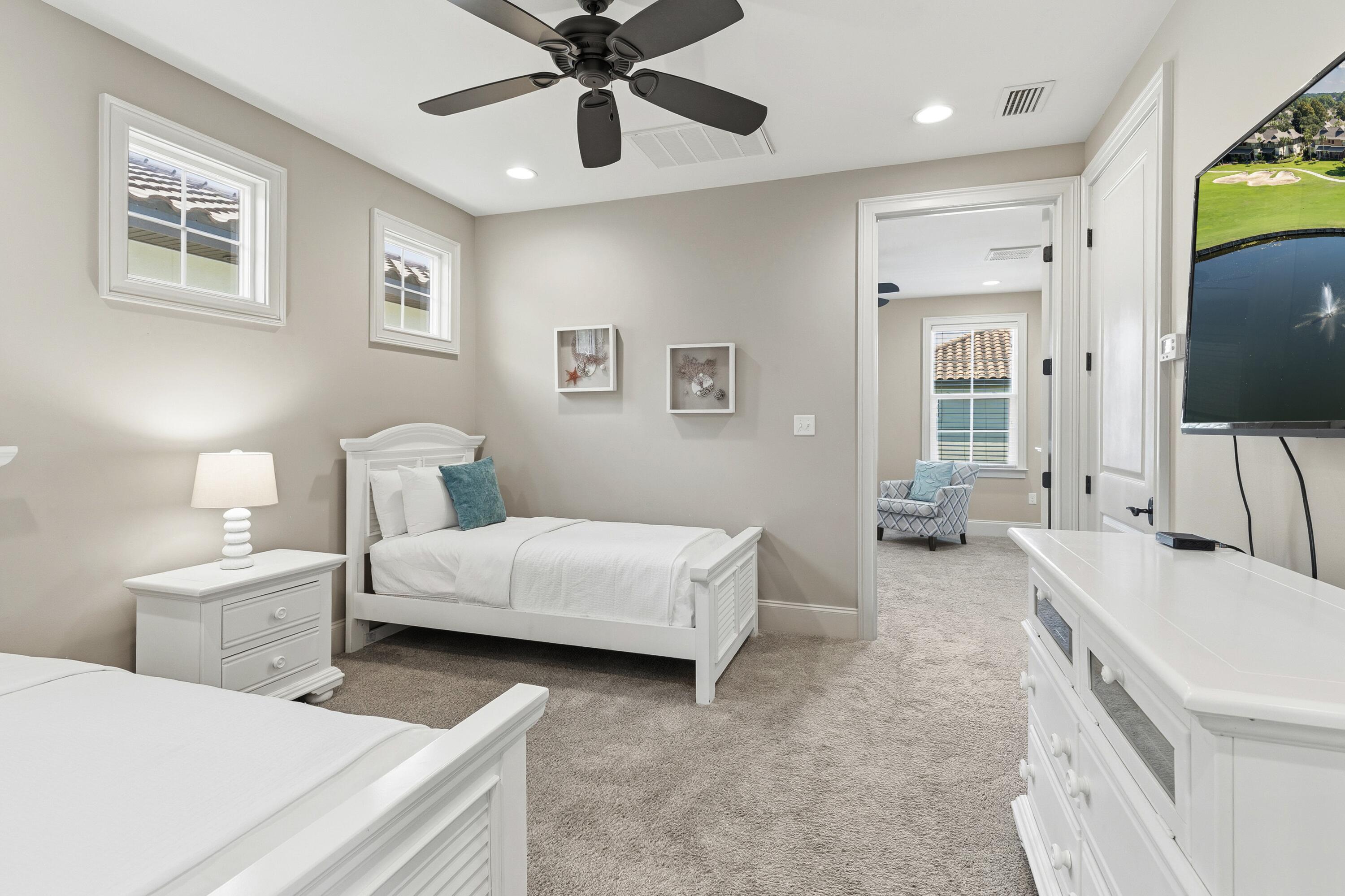 VILLA LAGO - Residential