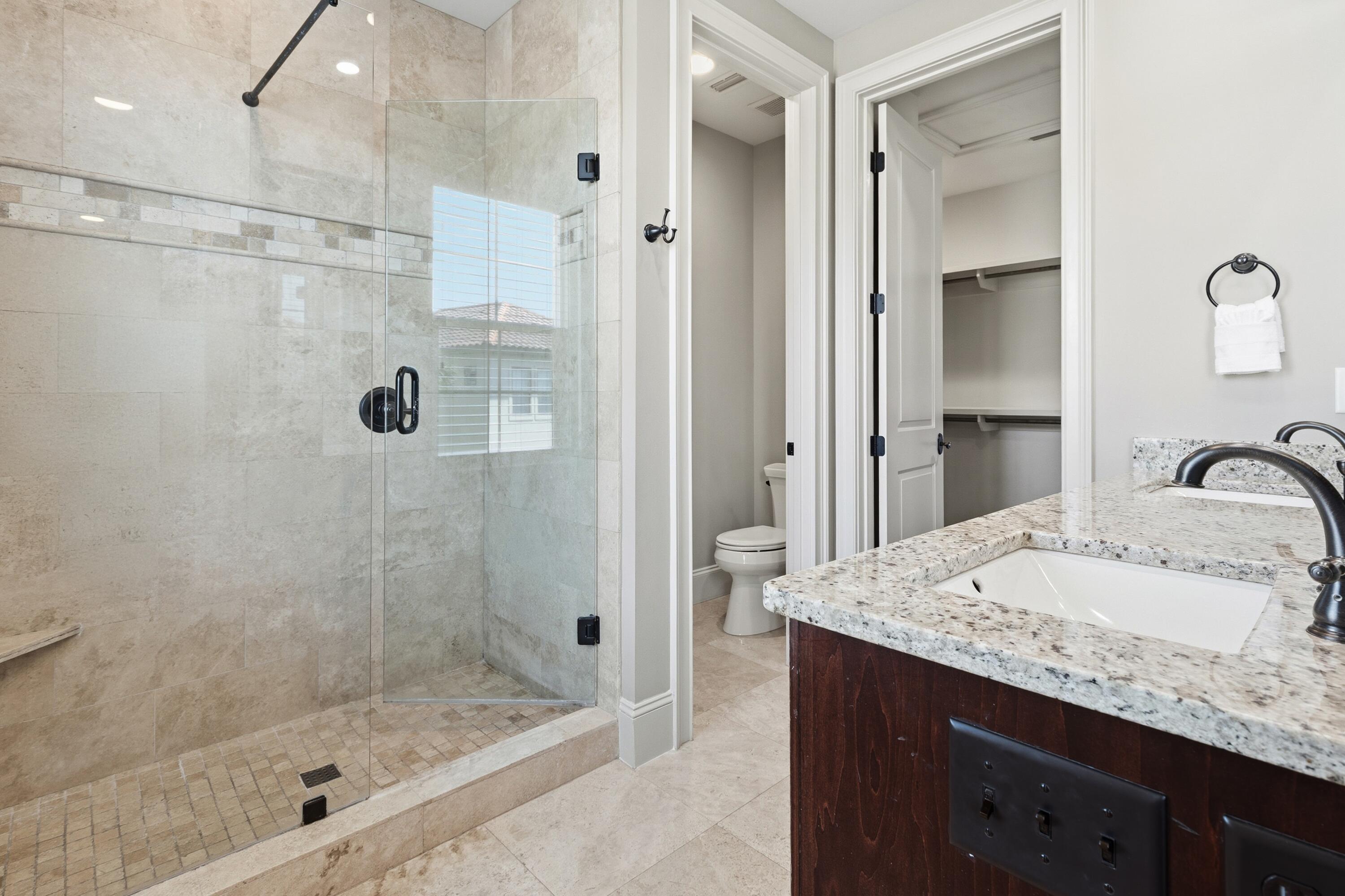 VILLA LAGO - Residential