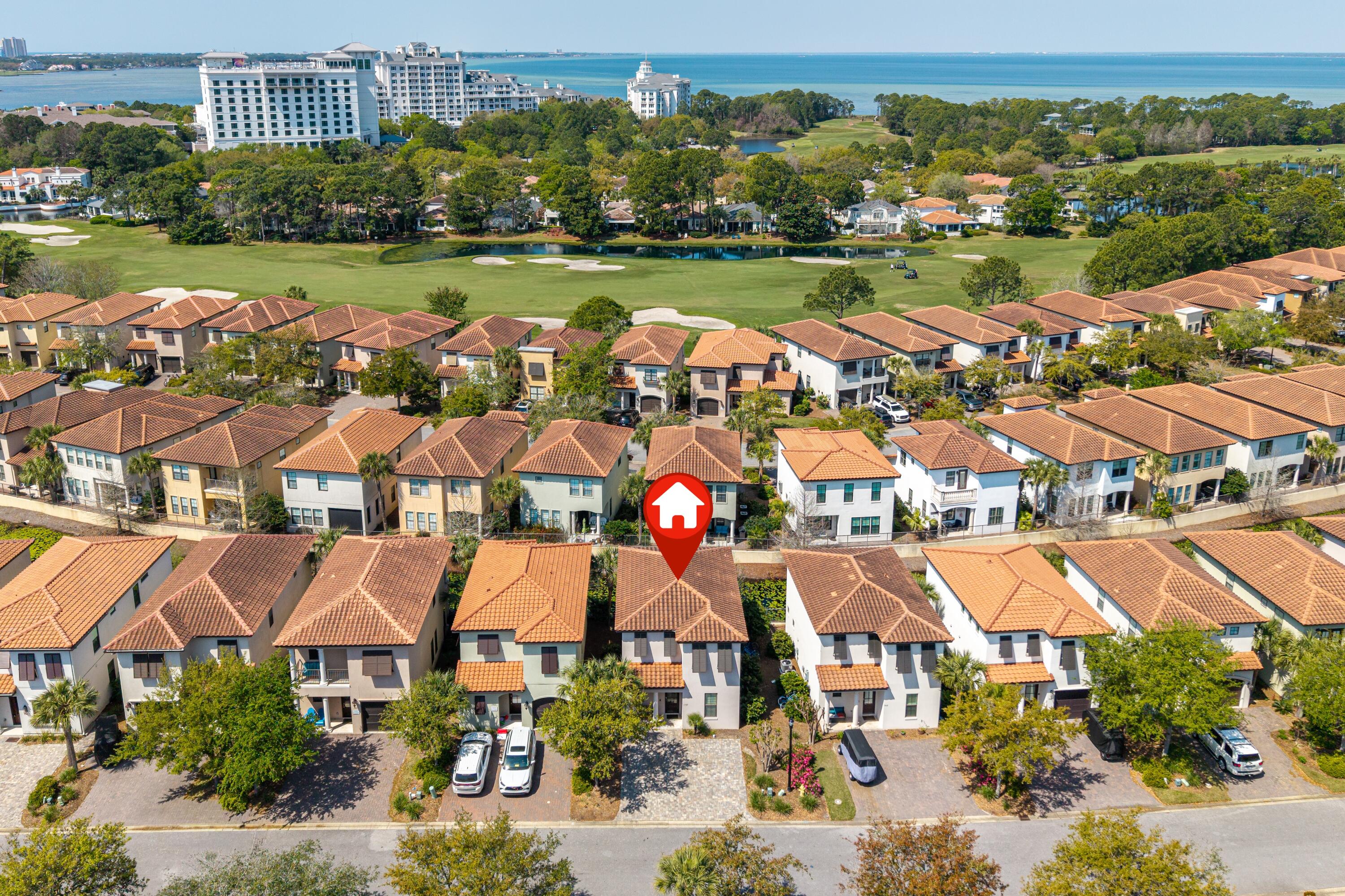 VILLA LAGO - Residential