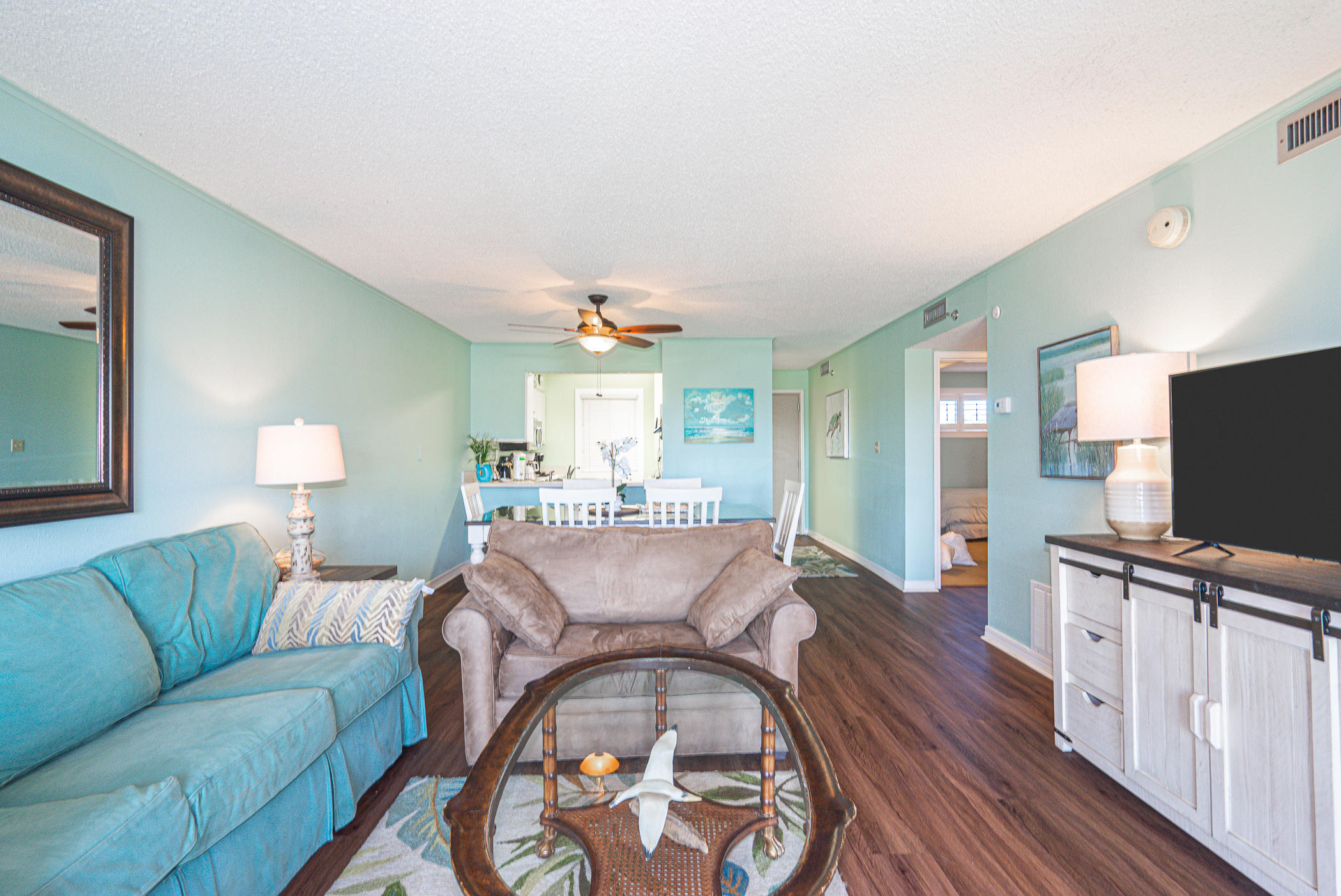 ISLANDER CONDO - Residential