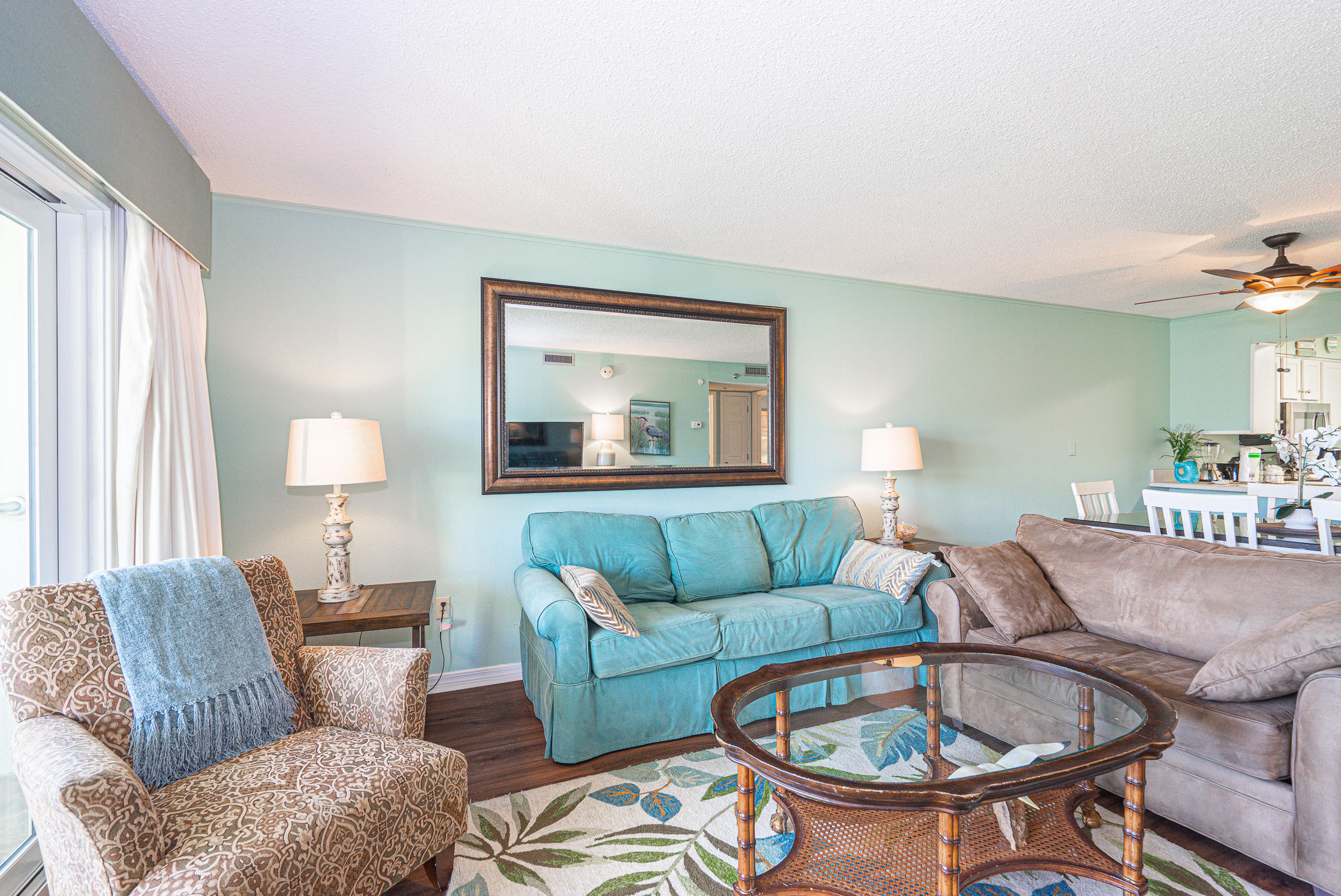 ISLANDER CONDO - Residential