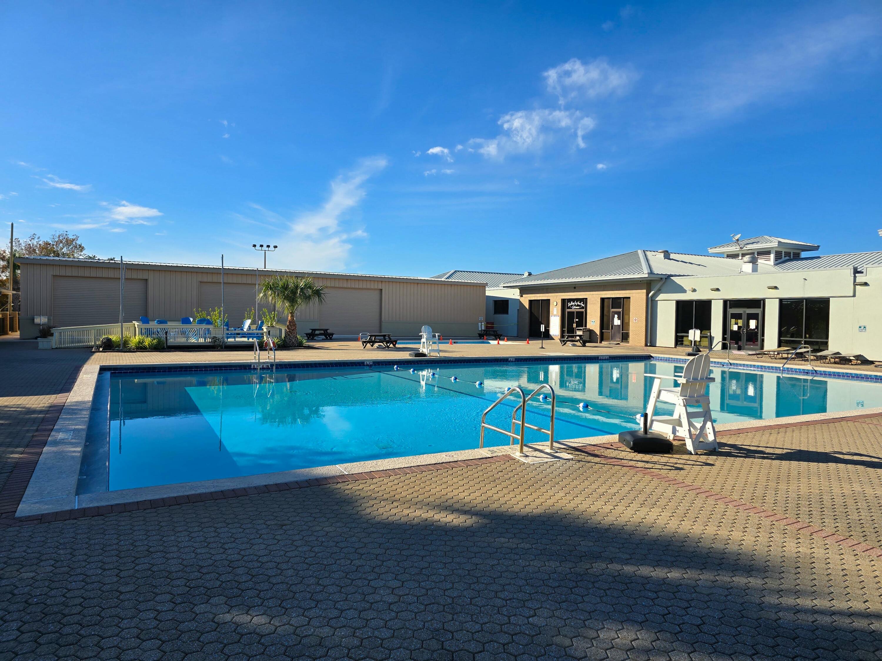 HOLLEY BY THE SEA - Residential