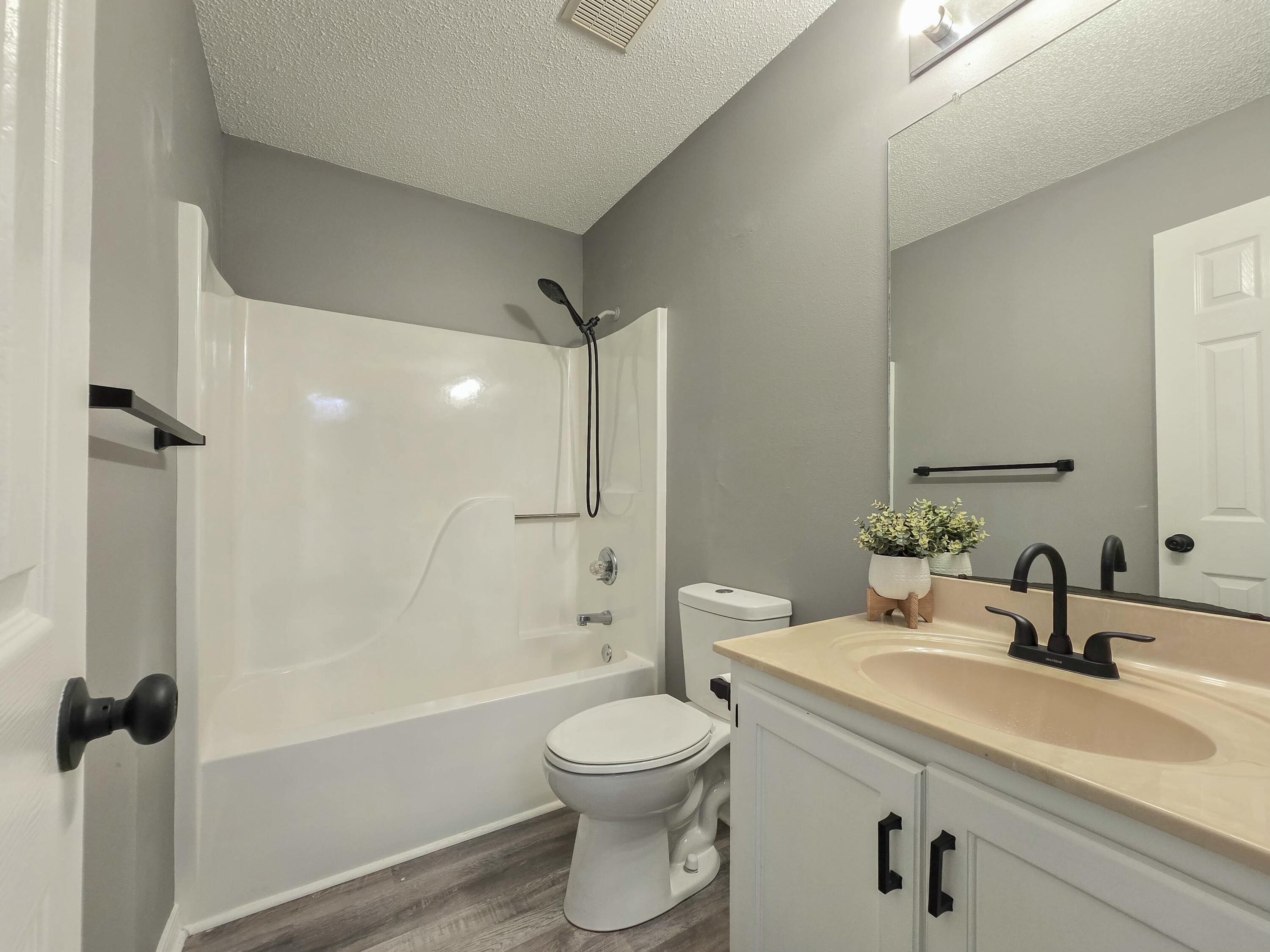 HOLLEY BY THE SEA - Residential