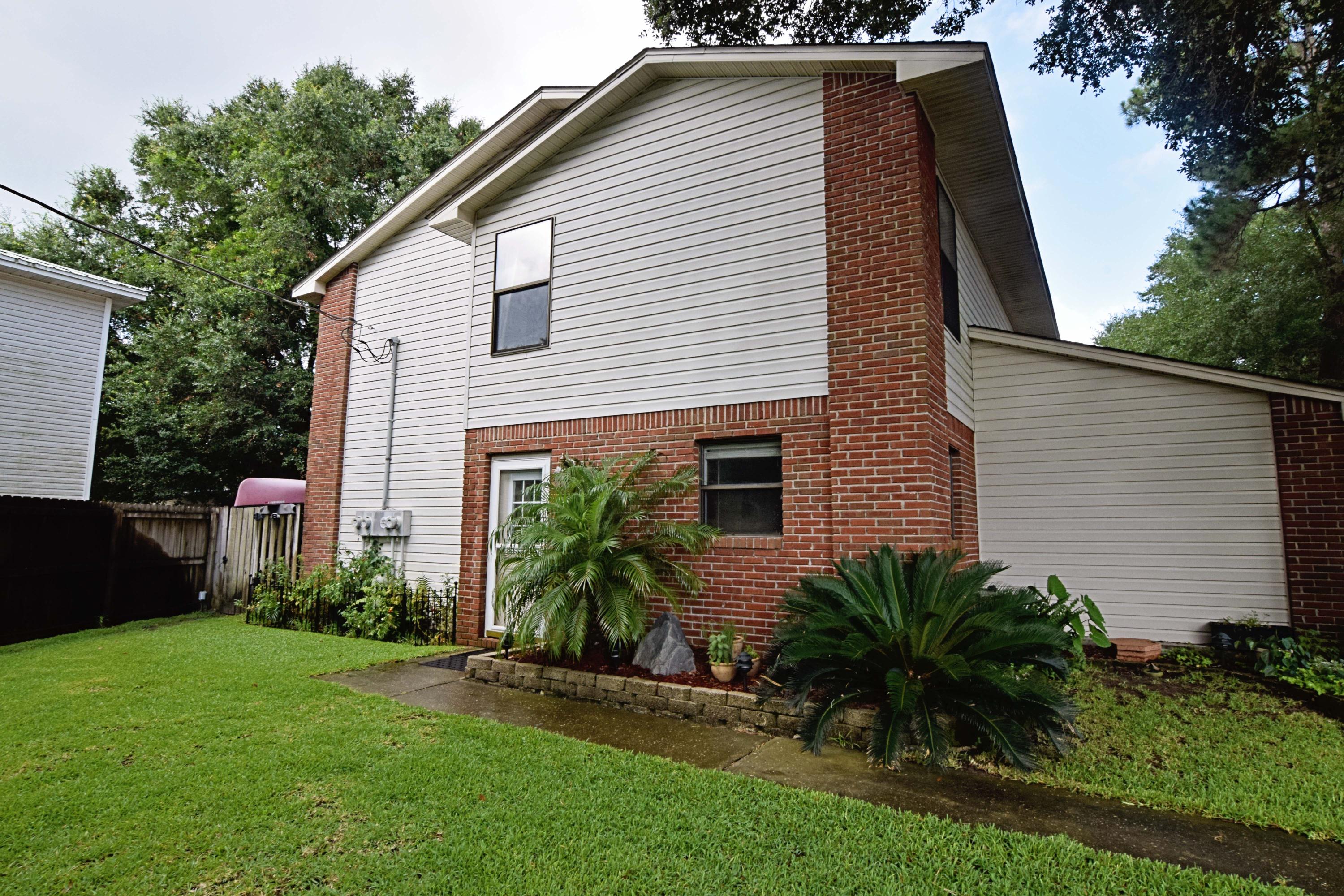 STUDIO T/H LOT 9 - Residential