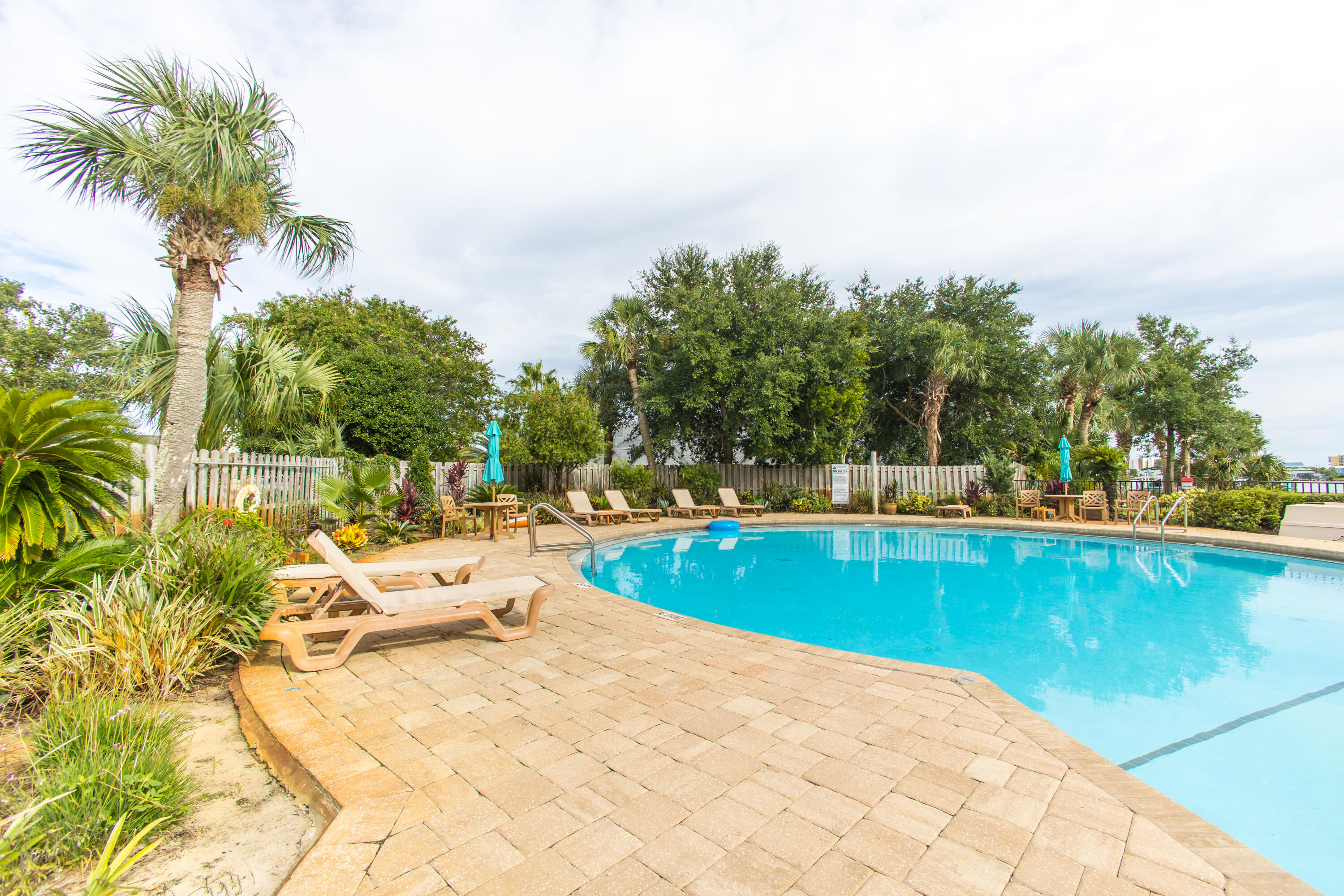 PIRATES BAY PH 1 - Residential