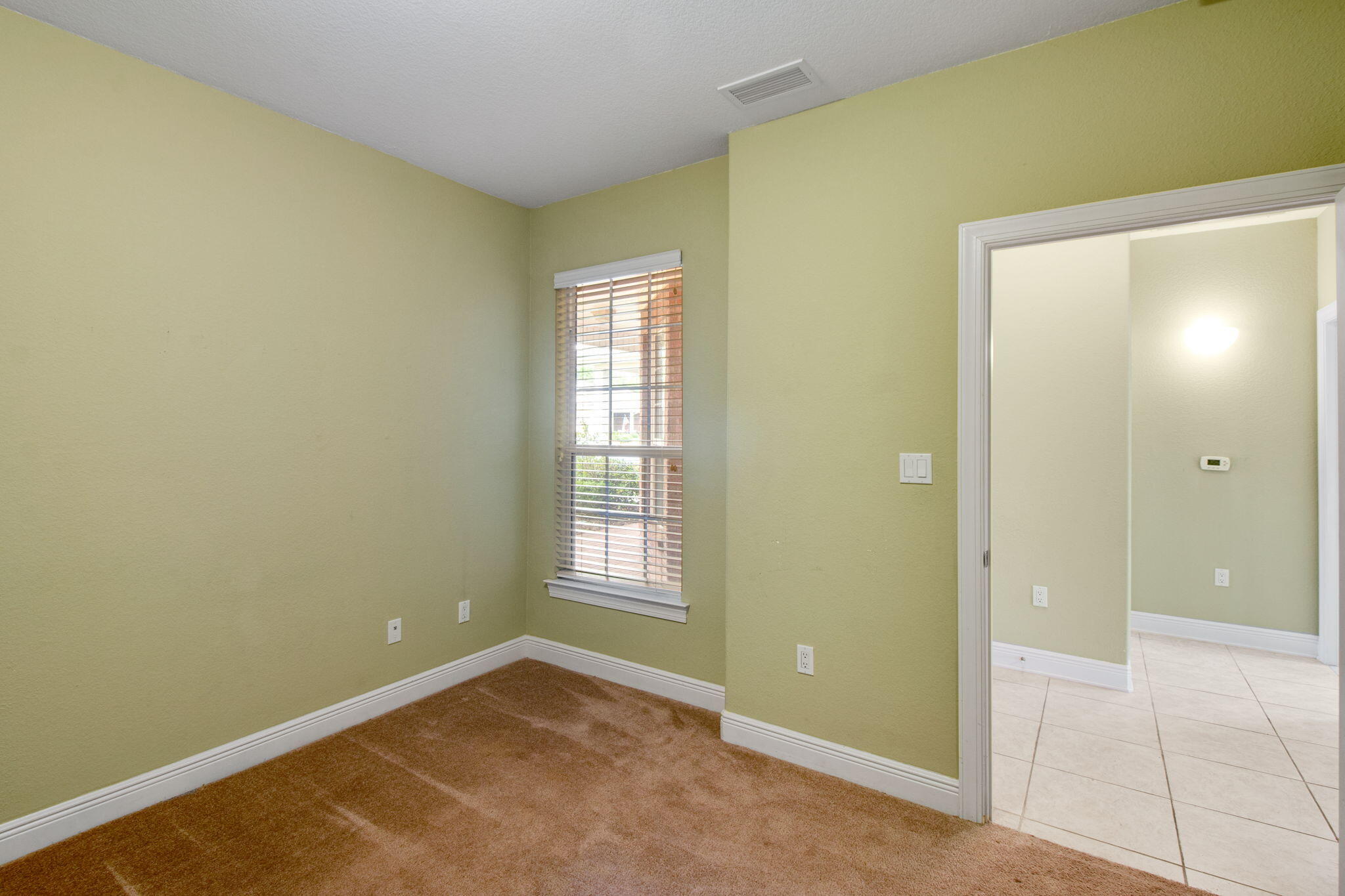 DIAMOND LAKES - Residential Lease
