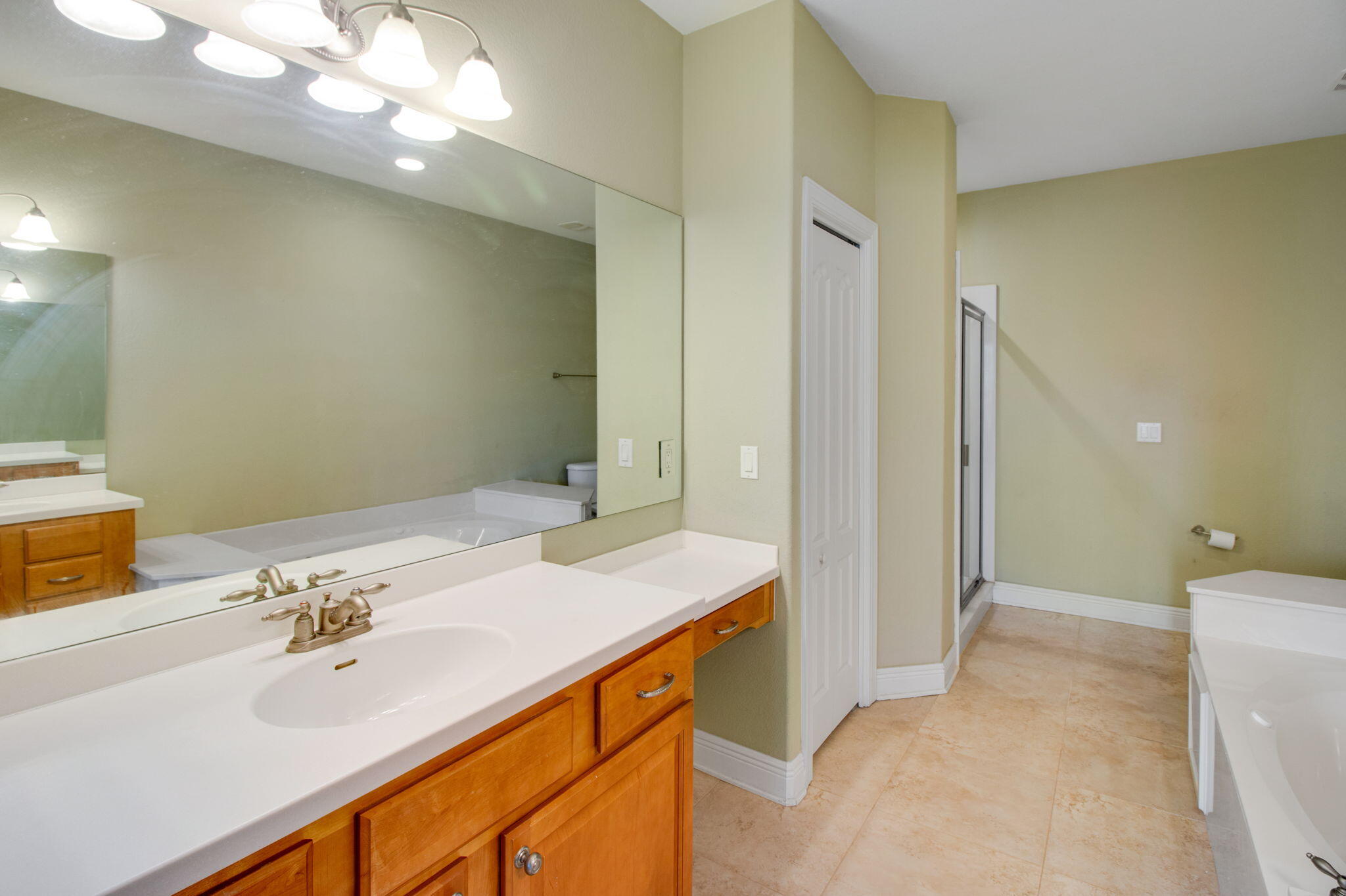 DIAMOND LAKES - Residential Lease
