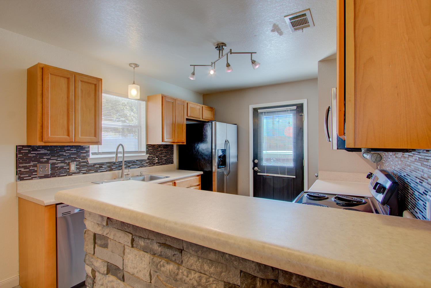 YACHT CLUB OAKS - Residential