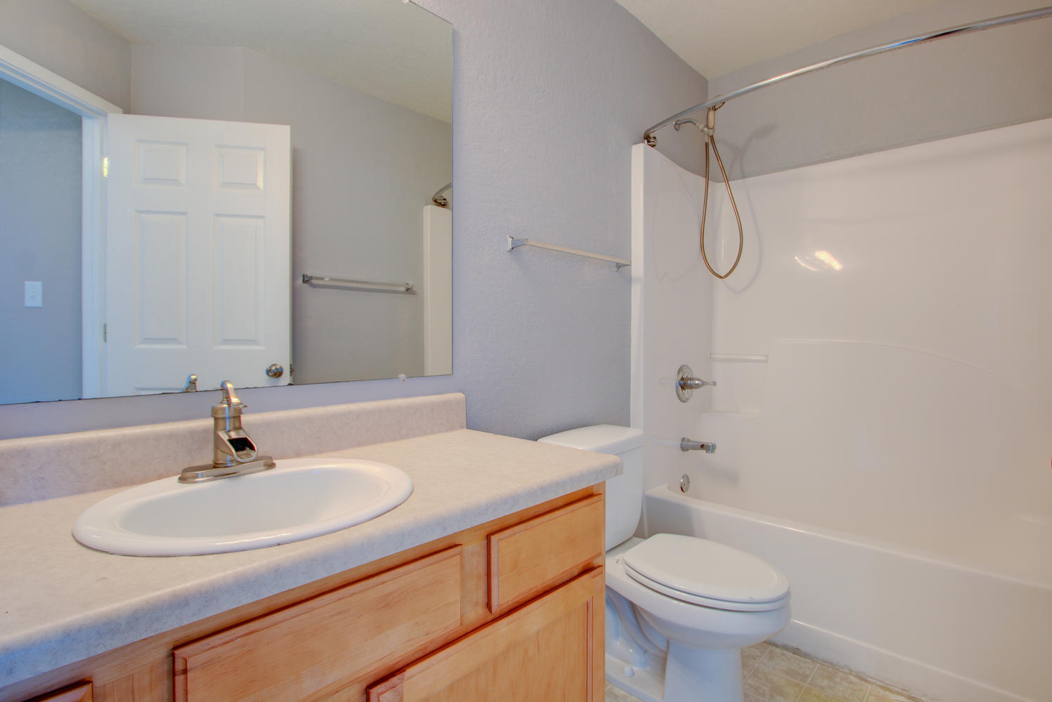 YACHT CLUB OAKS - Residential