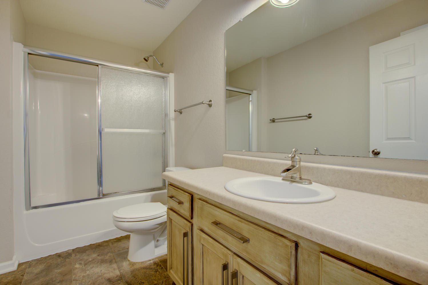 YACHT CLUB OAKS - Residential