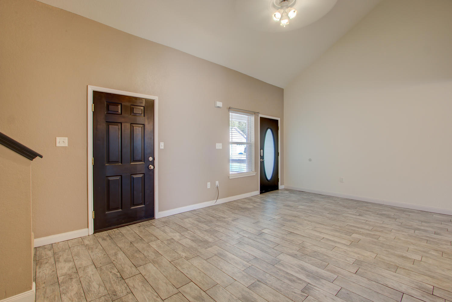 YACHT CLUB OAKS - Residential