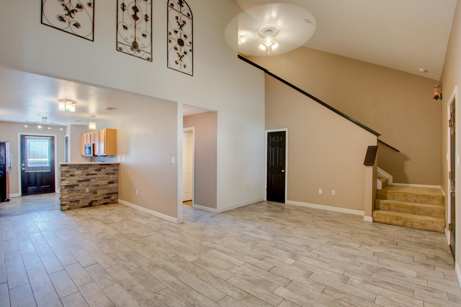 YACHT CLUB OAKS - Residential