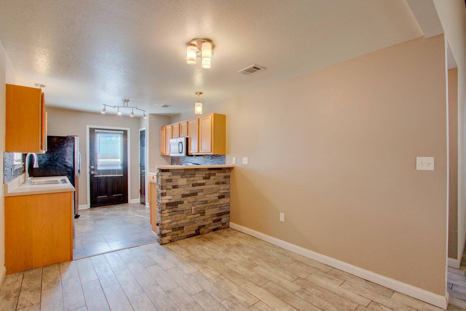 YACHT CLUB OAKS - Residential