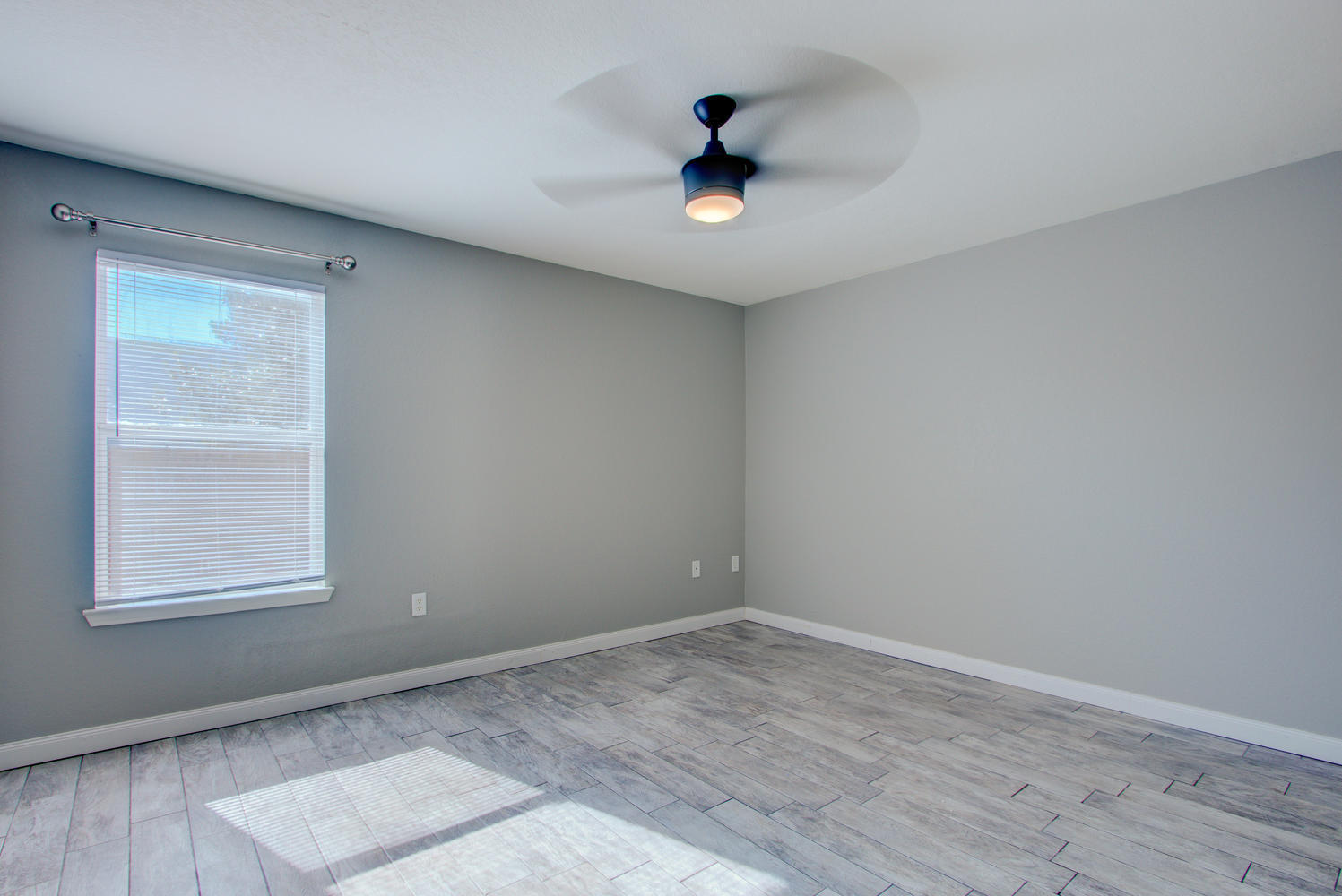 YACHT CLUB OAKS - Residential