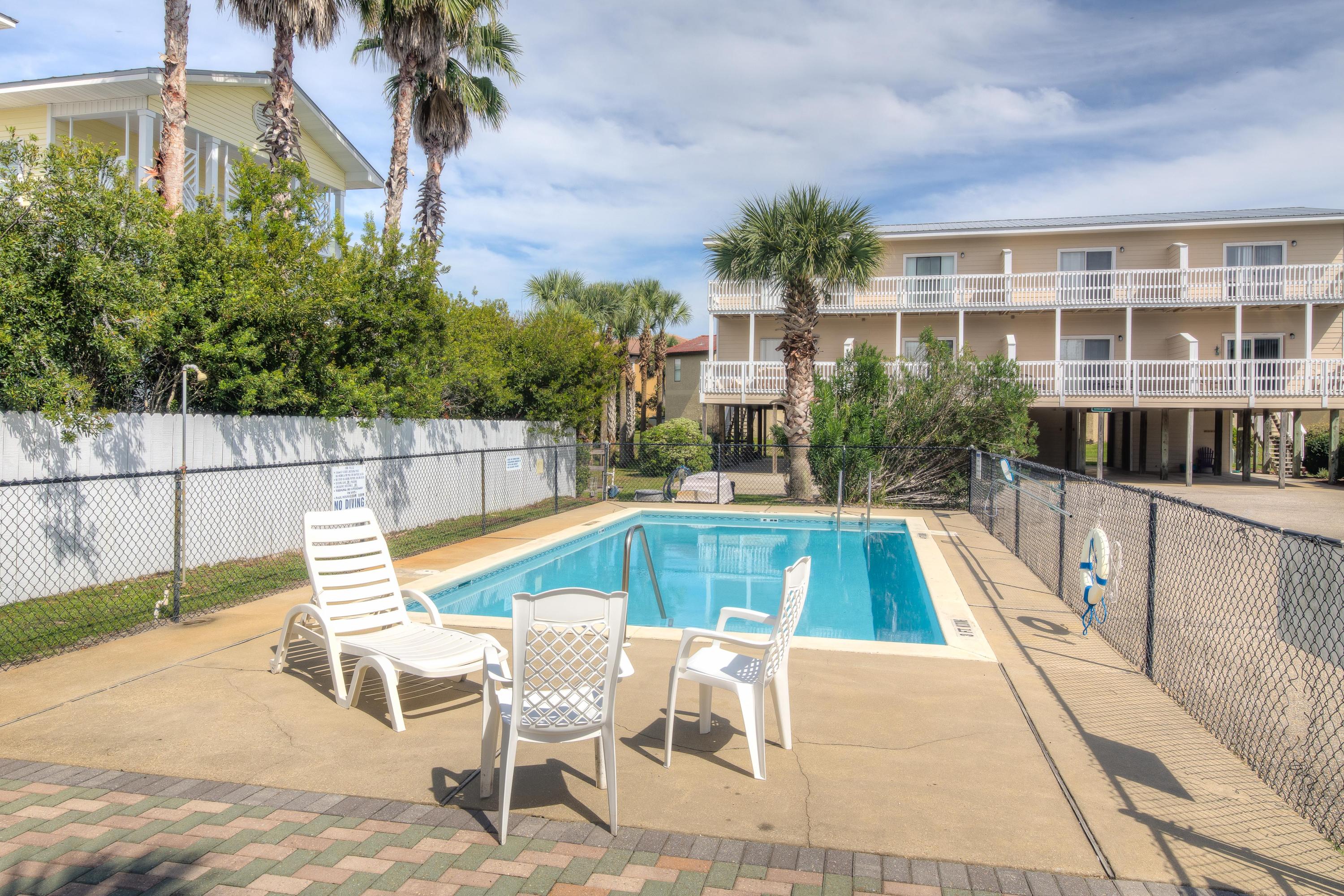 SANDCASTLES BY THE SEA T/H PH 1 - Residential