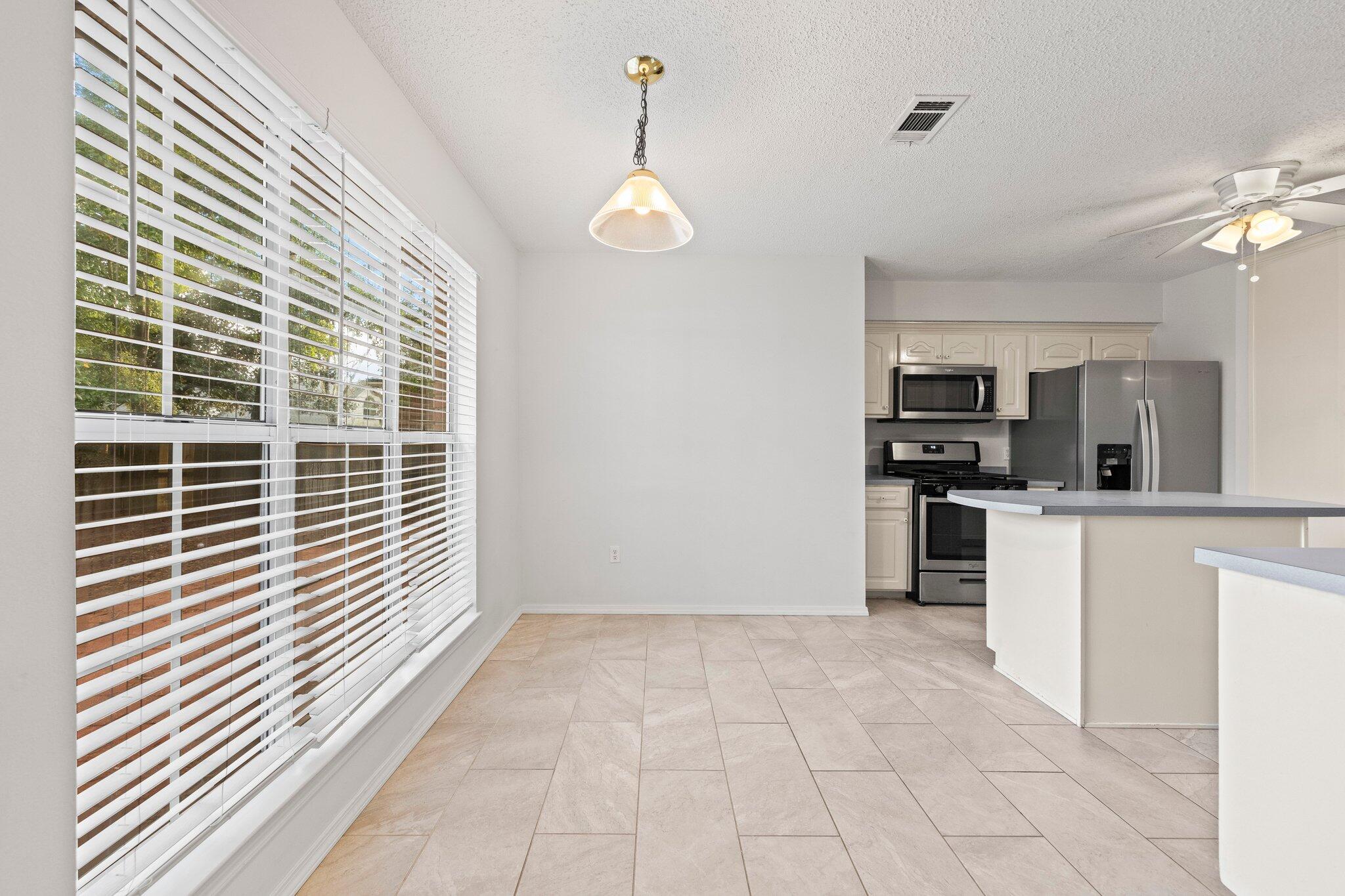 PARKWOOD SQUARE PH 1 - Residential Lease