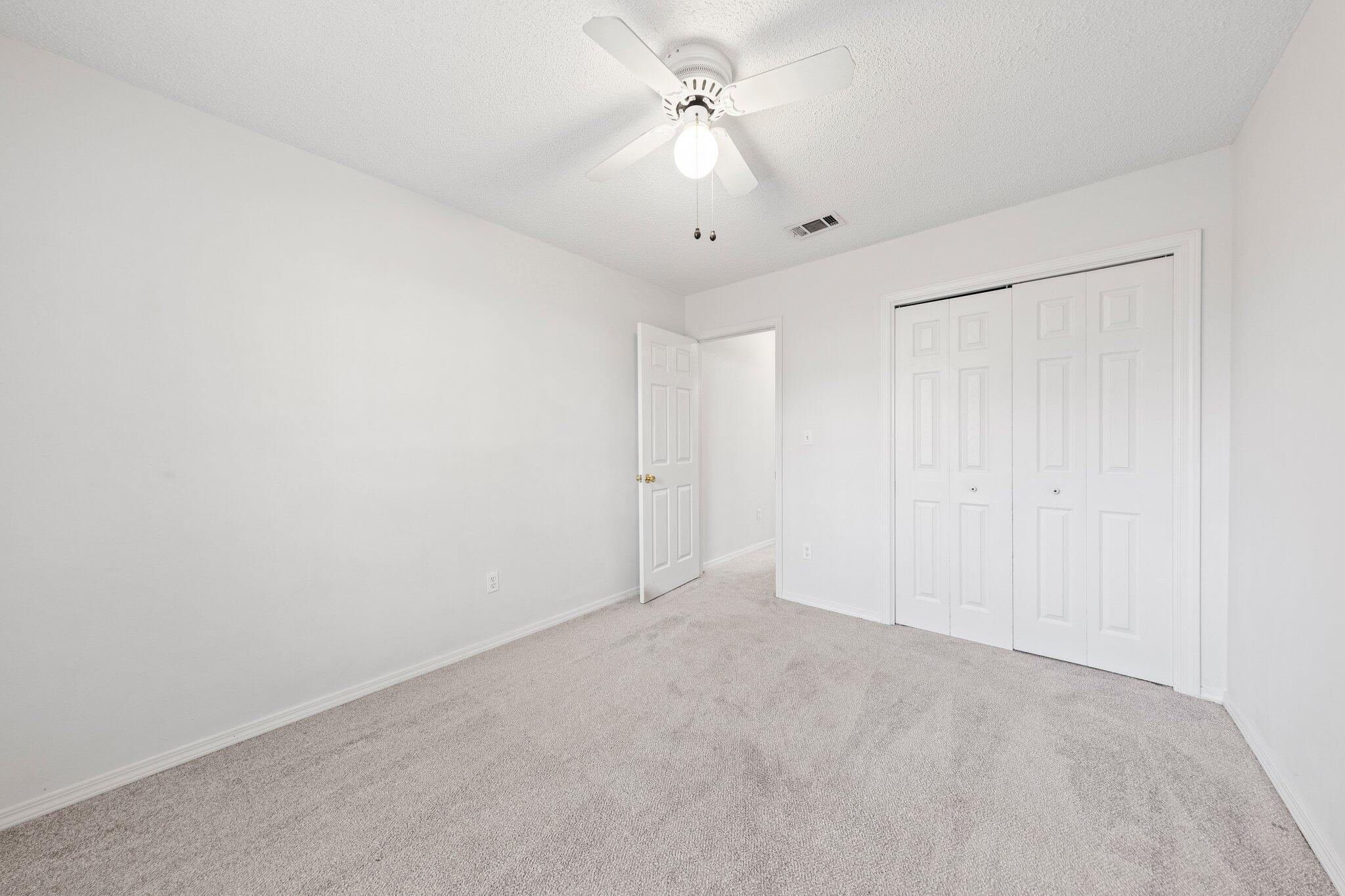 PARKWOOD SQUARE PH 1 - Residential Lease