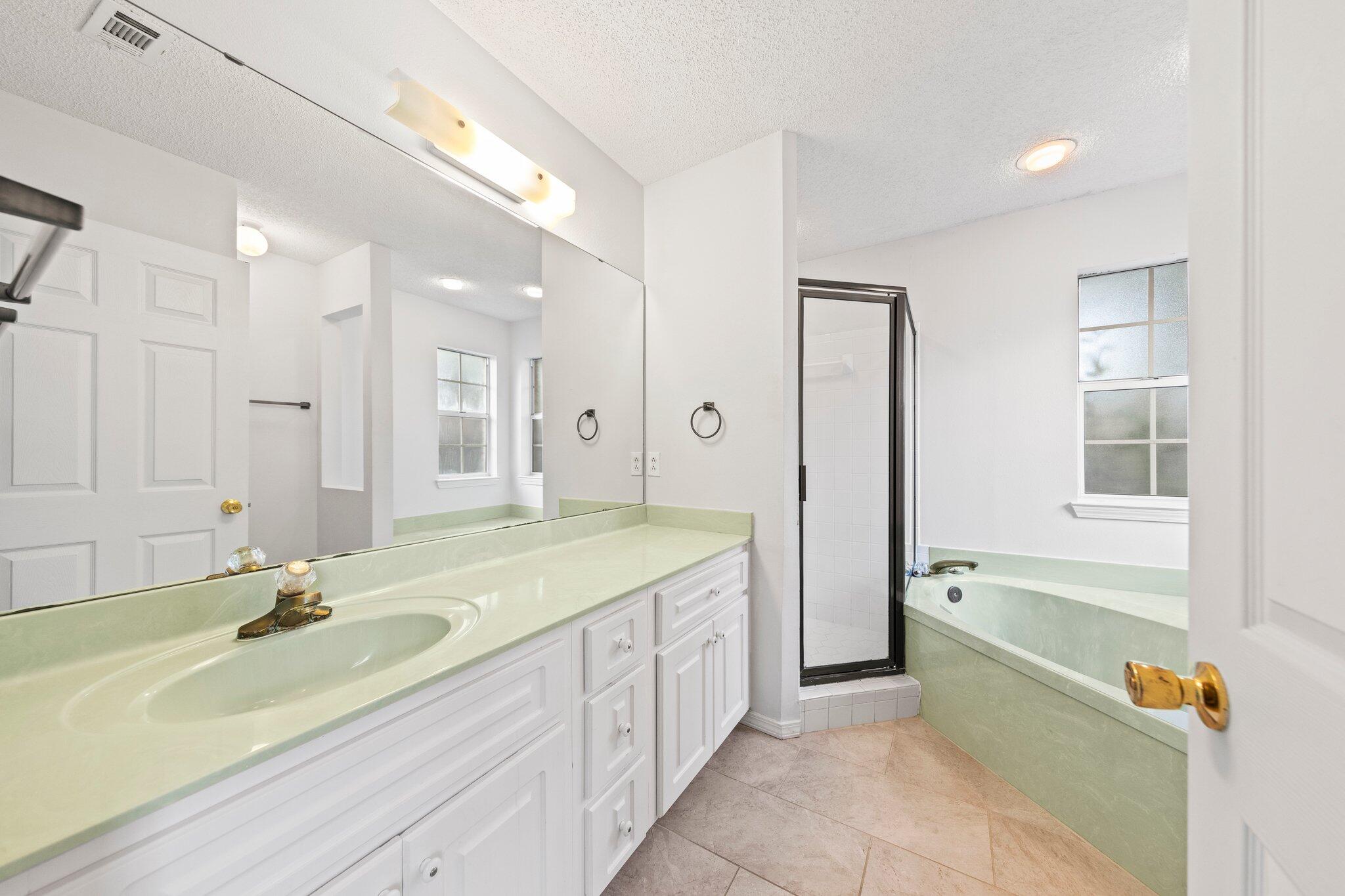 PARKWOOD SQUARE PH 1 - Residential Lease