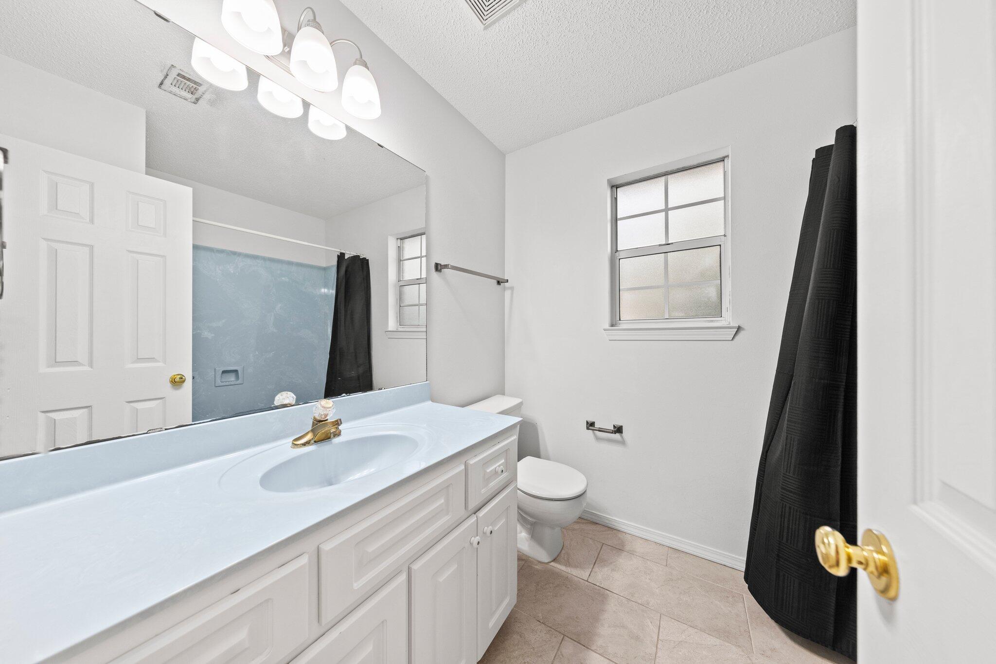 PARKWOOD SQUARE PH 1 - Residential Lease