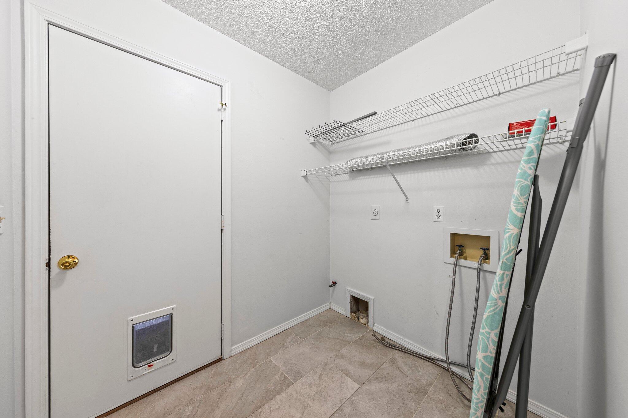 PARKWOOD SQUARE PH 1 - Residential Lease