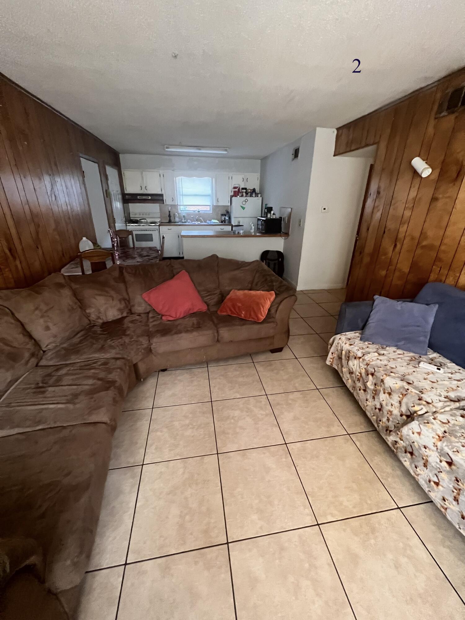 BEG SW COR LOT 30 N 40 FT E 33 FT FOR POB N 130 FT E 75 FT S 130 FT W 75 FT TO POB - Residential