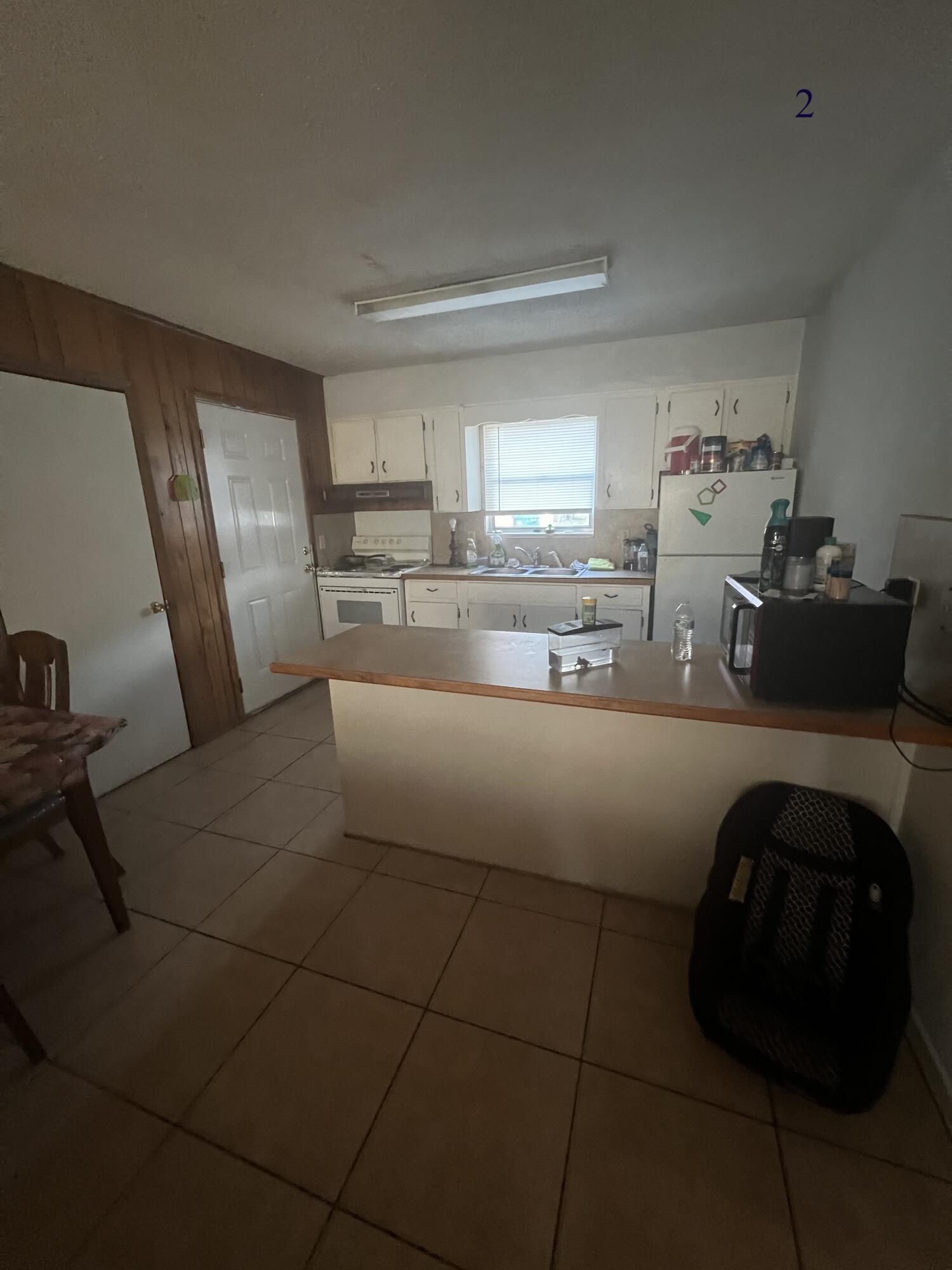 BEG SW COR LOT 30 N 40 FT E 33 FT FOR POB N 130 FT E 75 FT S 130 FT W 75 FT TO POB - Residential