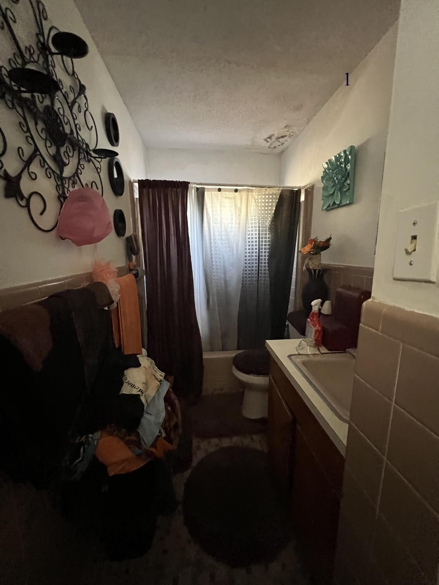 BEG SW COR LOT 30 N 40 FT E 33 FT FOR POB N 130 FT E 75 FT S 130 FT W 75 FT TO POB - Residential