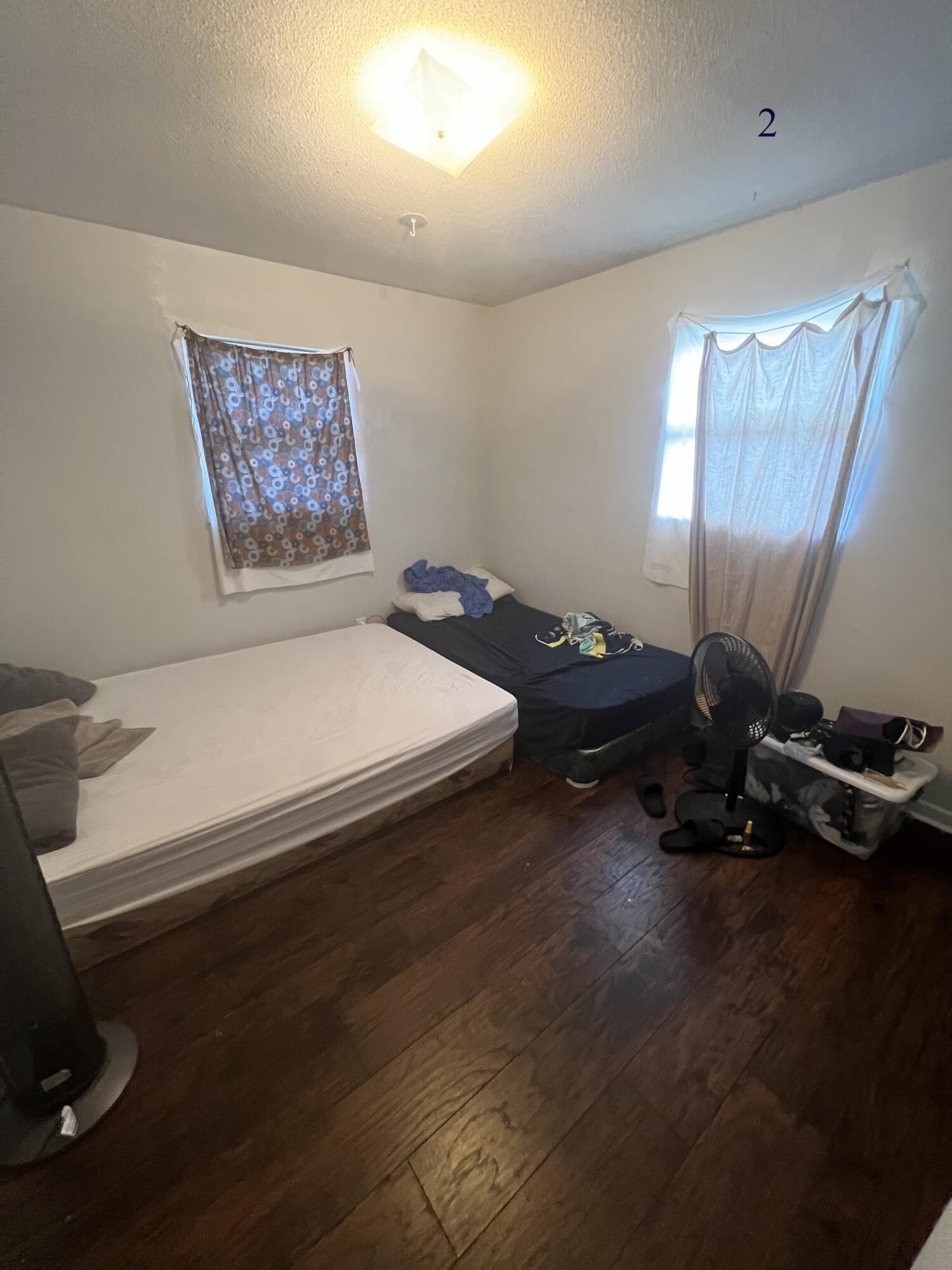 BEG SW COR LOT 30 N 40 FT E 33 FT FOR POB N 130 FT E 75 FT S 130 FT W 75 FT TO POB - Residential