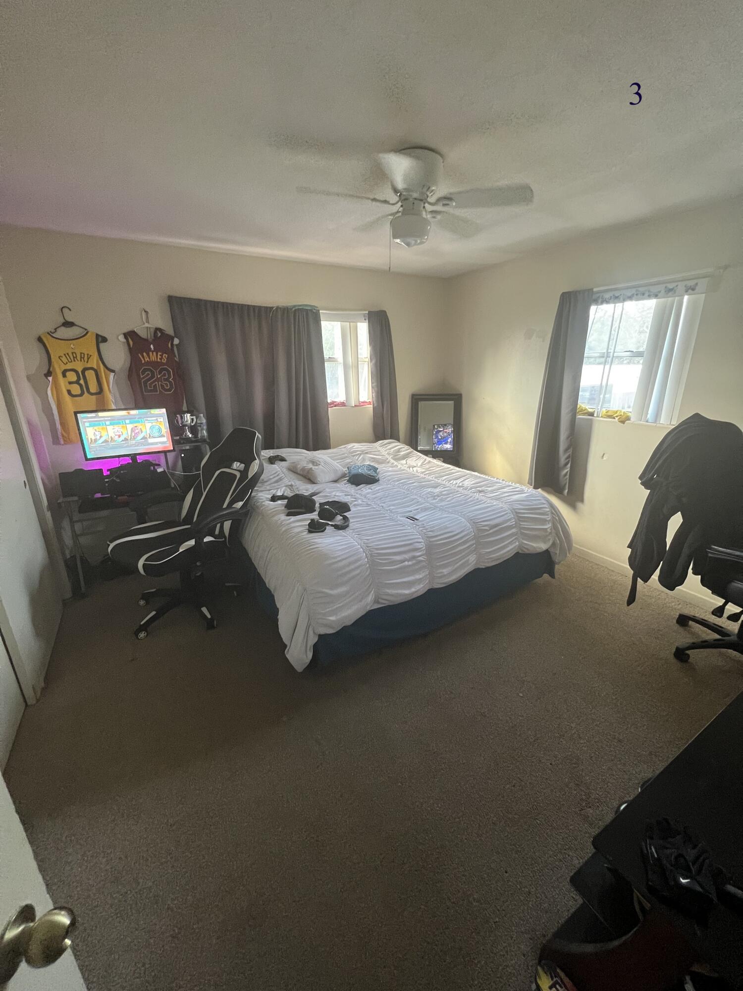 BEG SW COR LOT 30 N 40 FT E 33 FT FOR POB N 130 FT E 75 FT S 130 FT W 75 FT TO POB - Residential