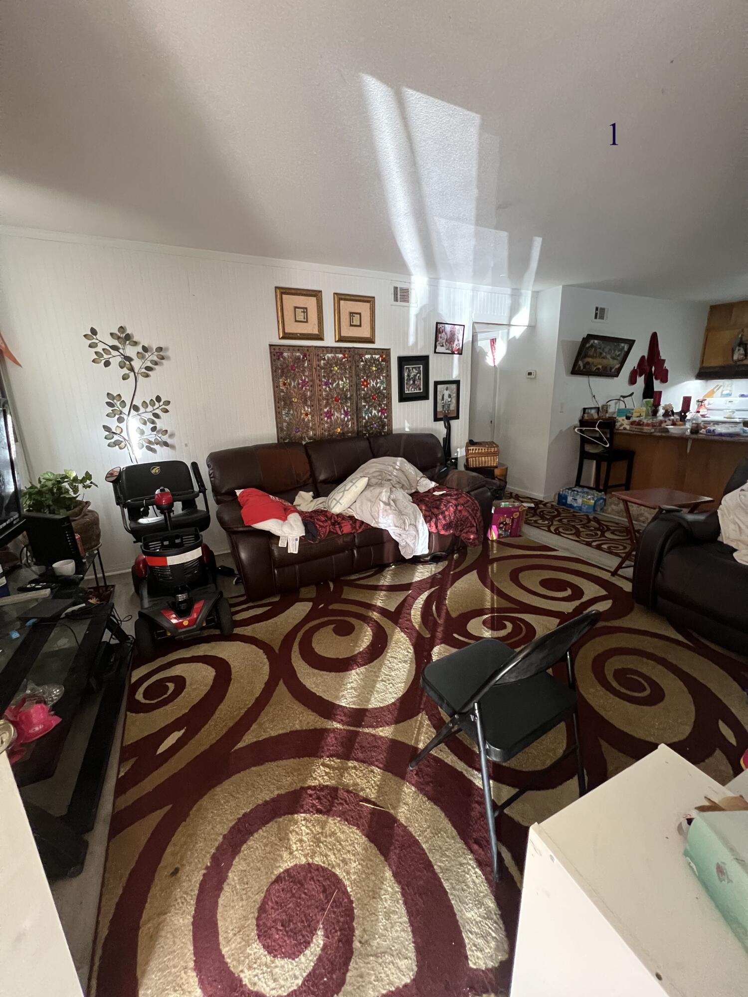 BEG SW COR LOT 30 N 40 FT E 33 FT FOR POB N 130 FT E 75 FT S 130 FT W 75 FT TO POB - Residential