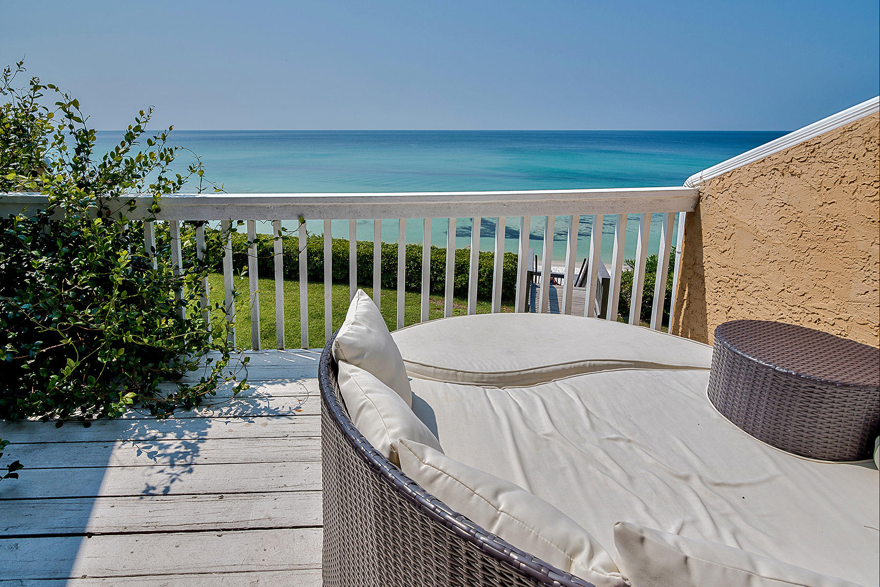 SEA SHADOWS T/H - Residential